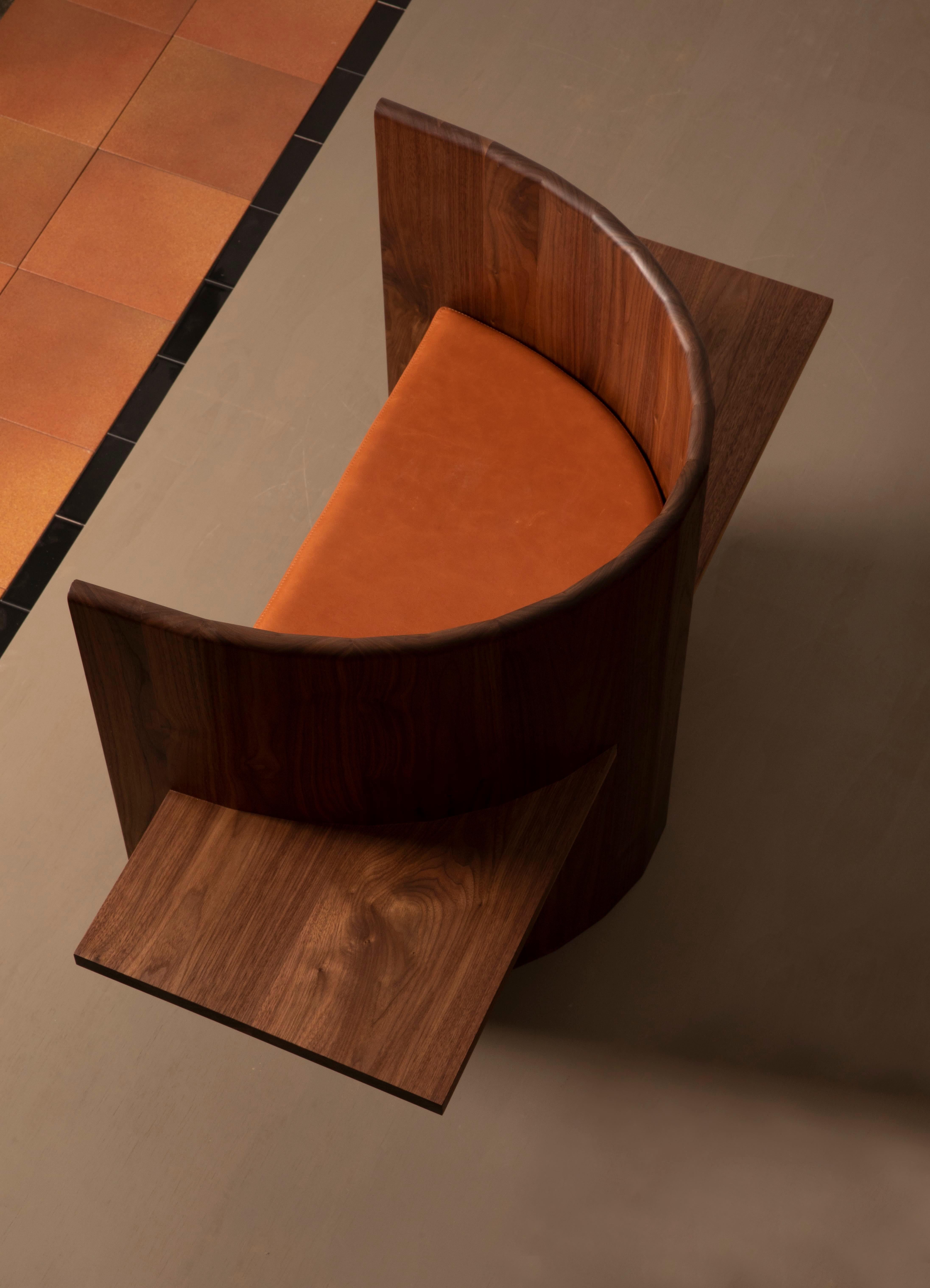 Hand-Crafted Contemporary Sculptural Walnut and Leather Armchair by Campagna, in Stock For Sale