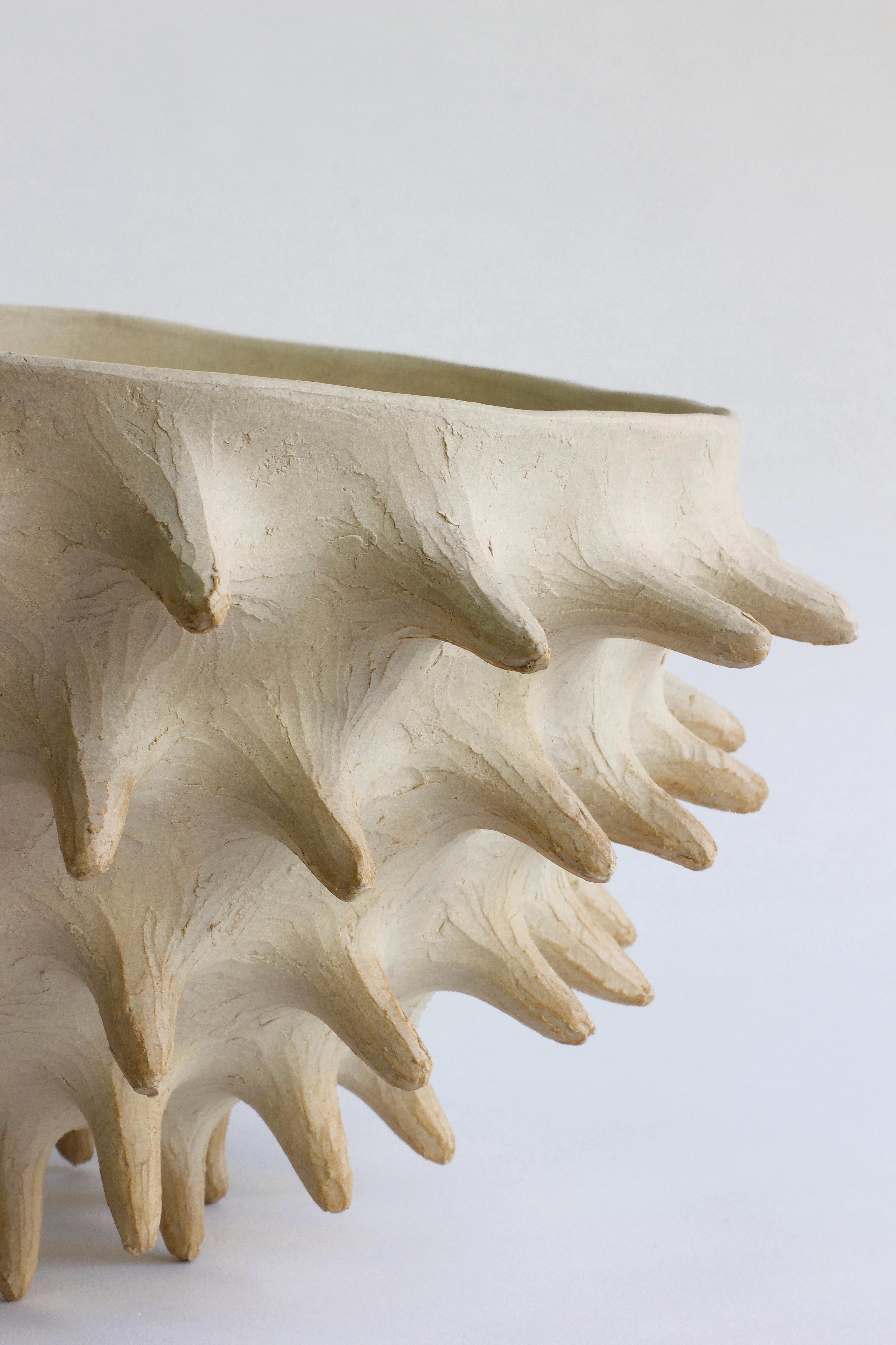 Stoneware Contemporary Sculpture, Grande Coupe à Pointes For Sale