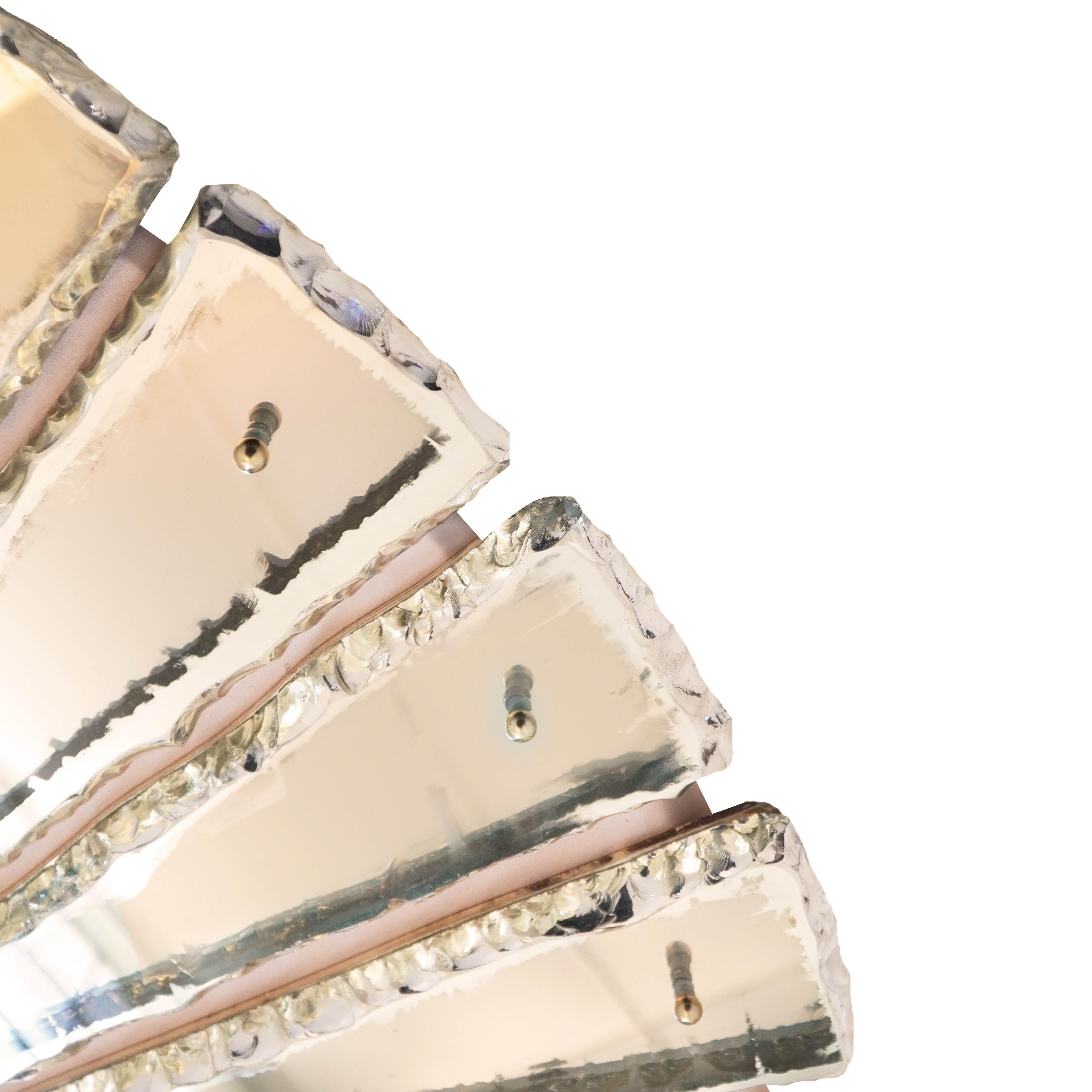 Specchio Ventaglio contemporaneo, ventaglio da parete, vetro argentato rosa, seta satinata In condizioni Nuovo in vendita a Pietrasanta, IT