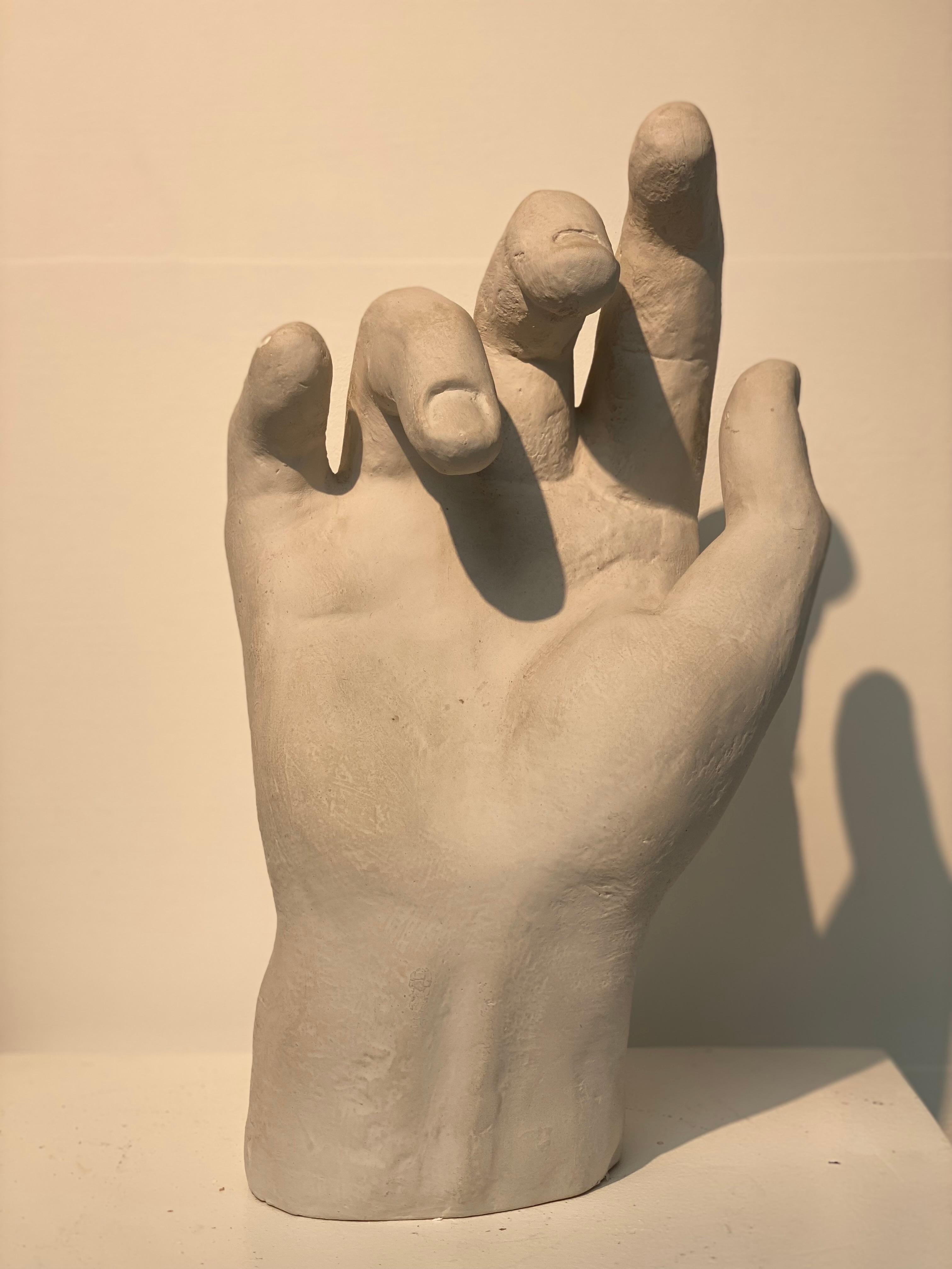 Very decorative Italian Plaster model of a Hand,
nice and warm patina of the Hand,
to be placed in 2 positions,
highly decorative object, can be used for different purposes