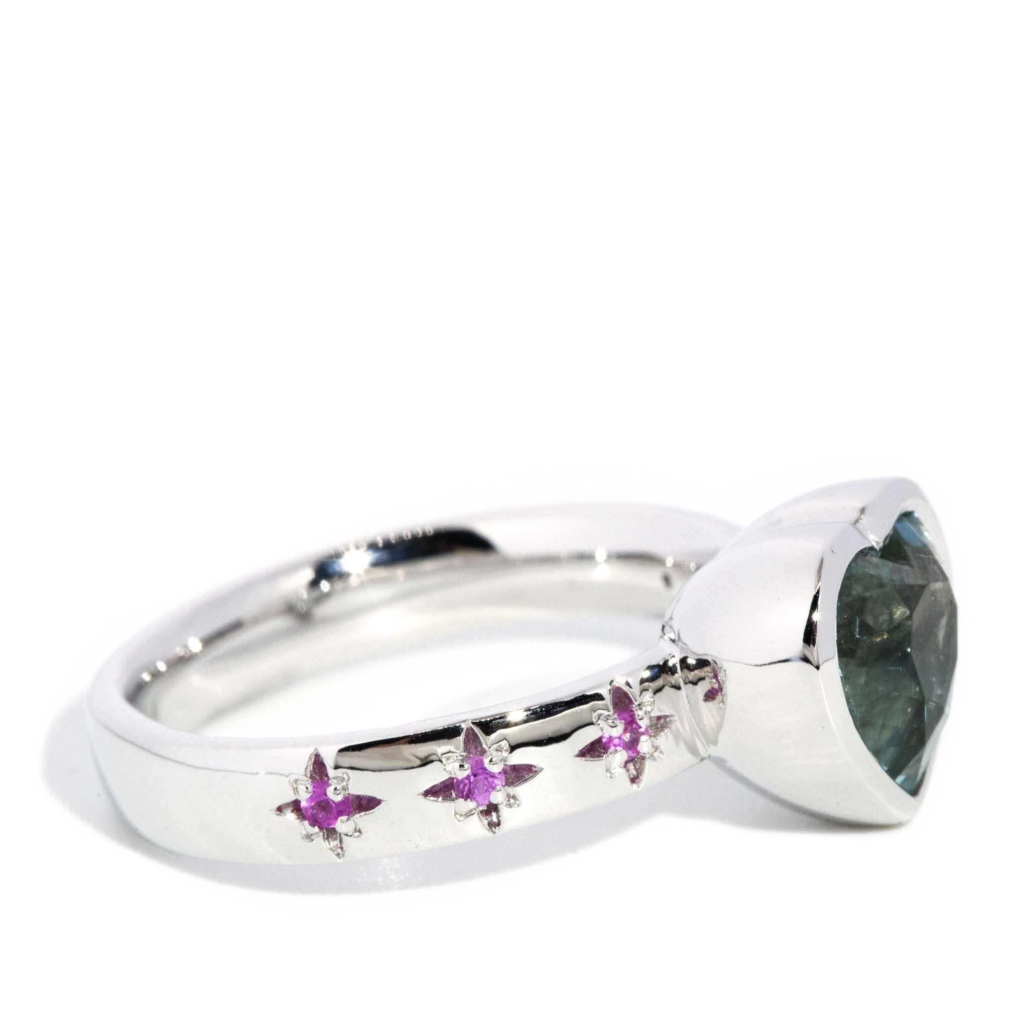 Contemporary Seafoam Aquamarine & Pink Sapphire Heart Ring 18 Carat White Gold For Sale 2