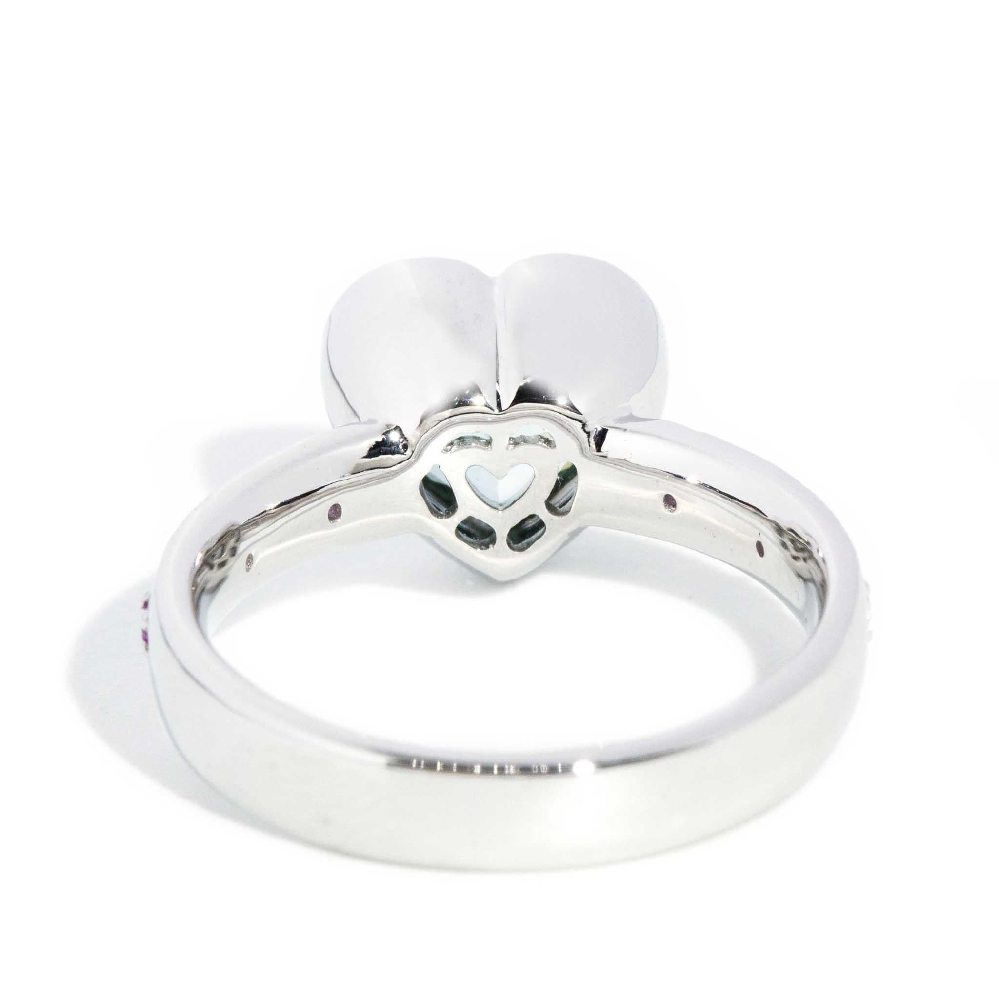 Contemporary Seafoam Aquamarine & Pink Sapphire Heart Ring 18 Carat White Gold For Sale 4