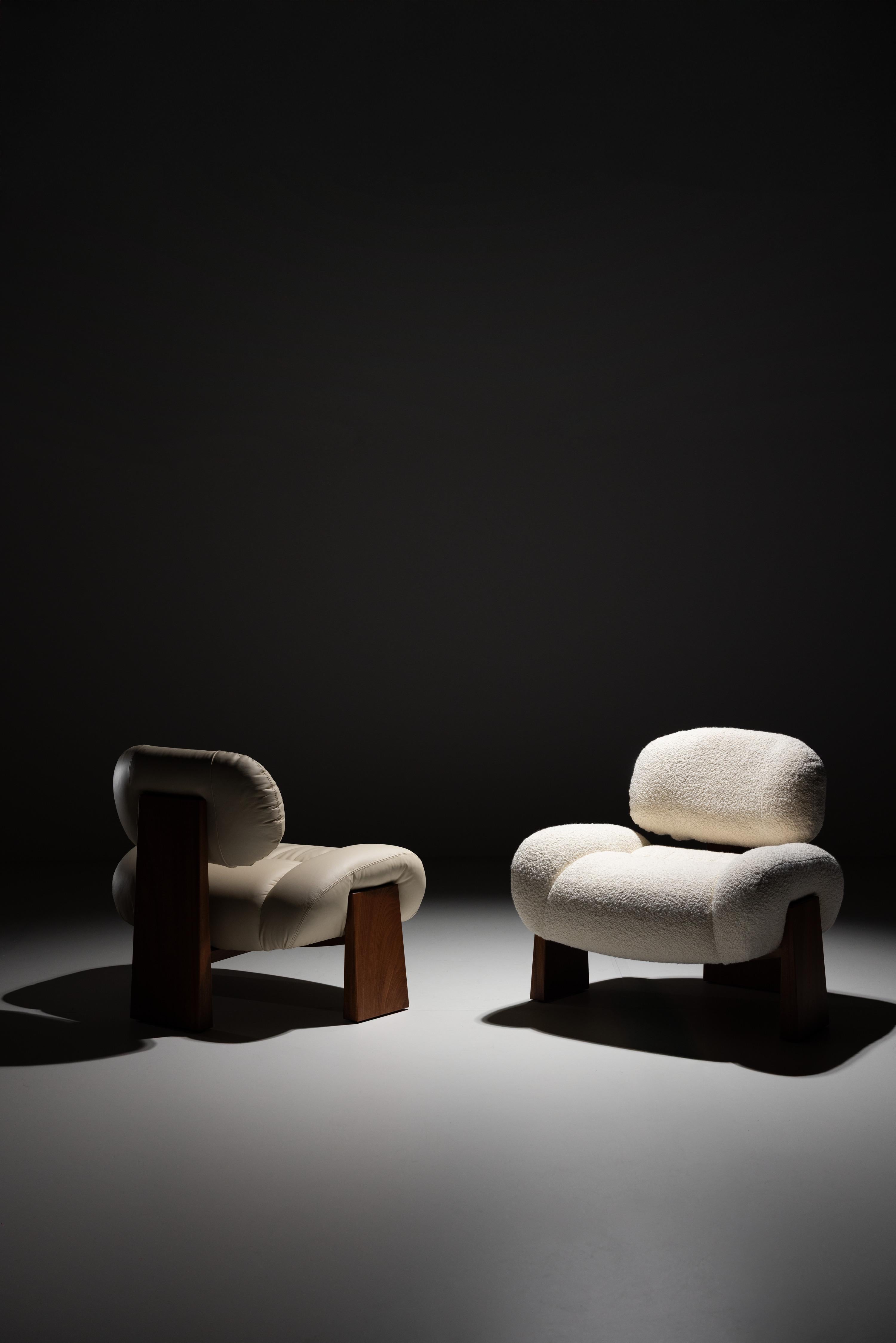 Contemporary Accent Chair, Armchair, Sapele Wood, Dedar Linen, Greenapple en vente 3
