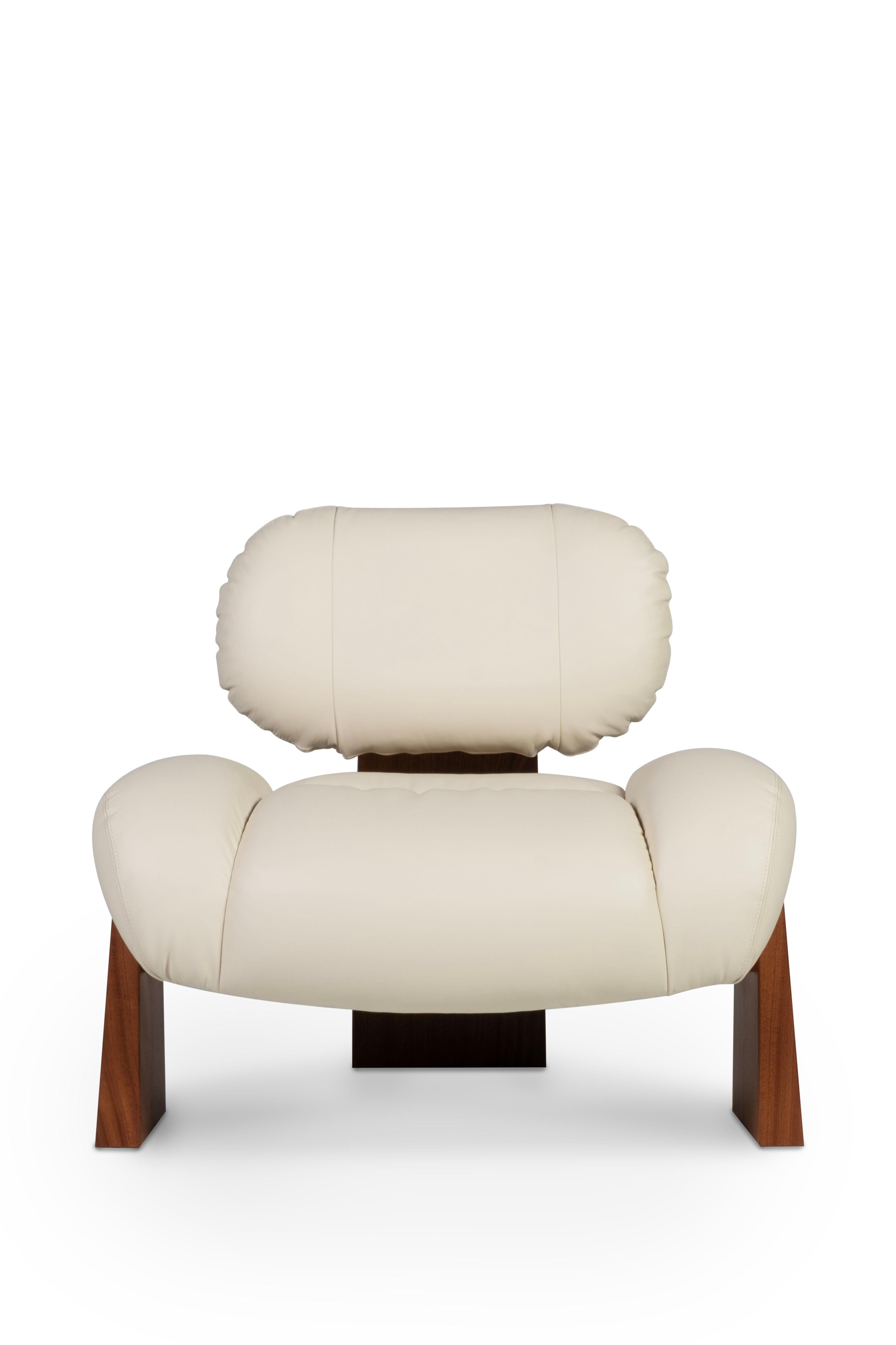 Moderno Sedia da salotto contemporanea Sense, sedia da salotto, legno di sapele, pelle, Greenapple in vendita