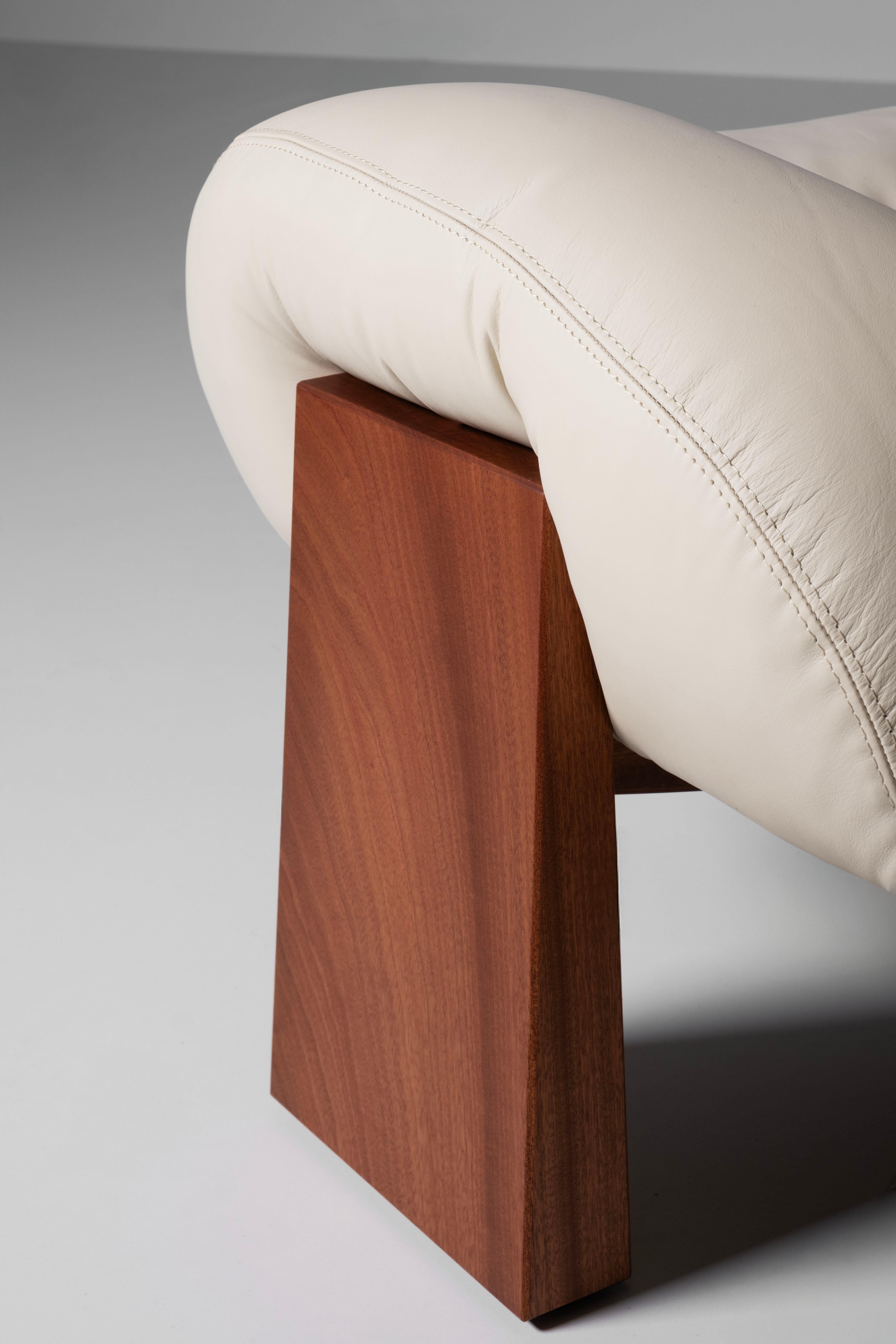 Sedia da salotto contemporanea Sense, sedia da salotto, legno di sapele, pelle, Greenapple In condizioni Nuovo in vendita a Lisboa, PT