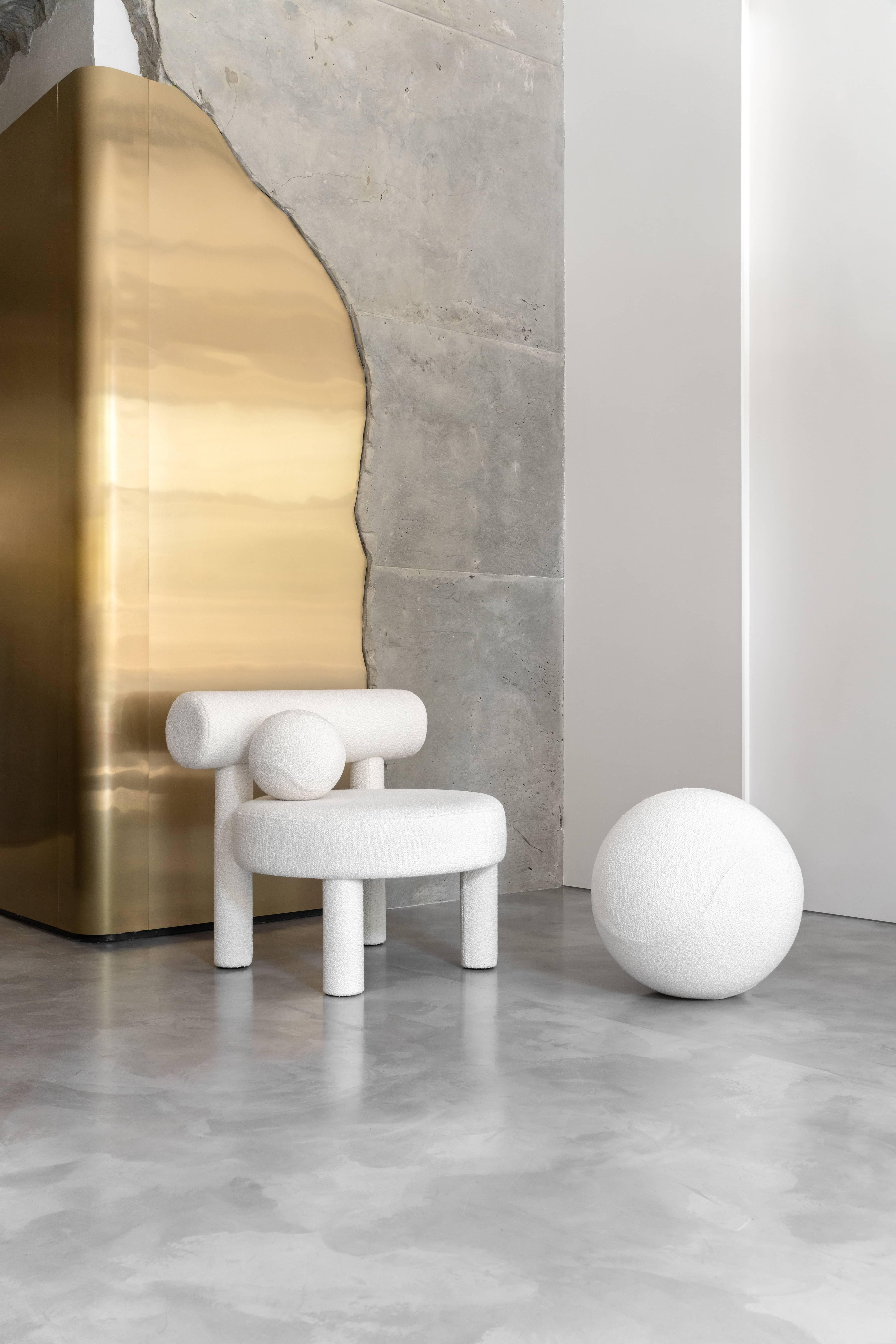 Contemporary Set 'Gropius' by NOOM, Low Chair + Ottoman, Baloo Bouclé White Neuf - En vente à Paris, FR