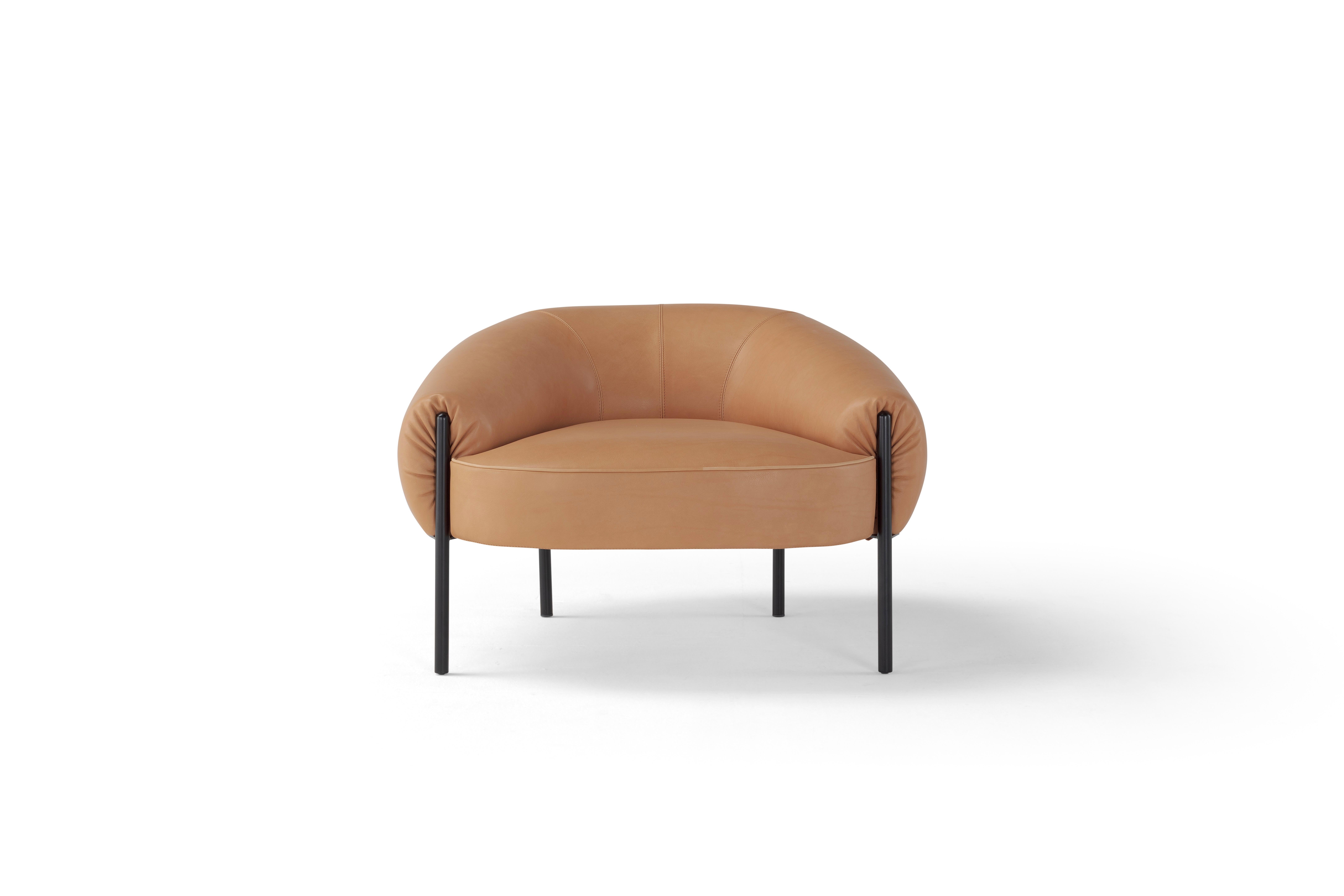 Ensemble contemporain 'Isola' by Amura Lab, fauteuil + pouf, cuir Daino 01 en vente 1