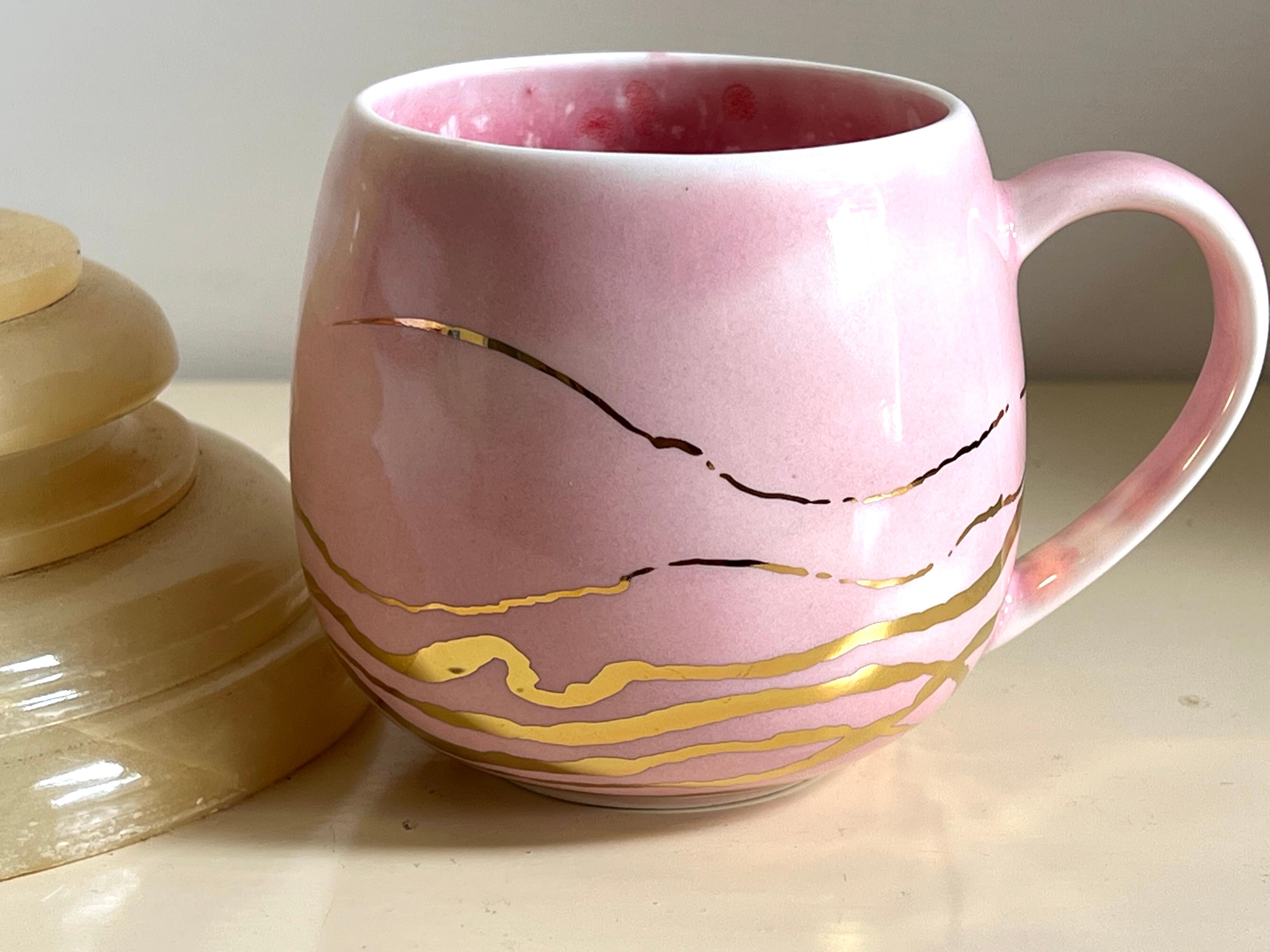 Contemporary Set of 2 Chubby Mugs Hand Painted Porcelain Berry Pink Gold For Sale 1