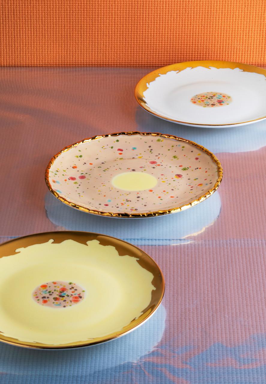 Contemporary Set of 2 Dessert Plates Gold Hand Painted Porcelain en vente 3