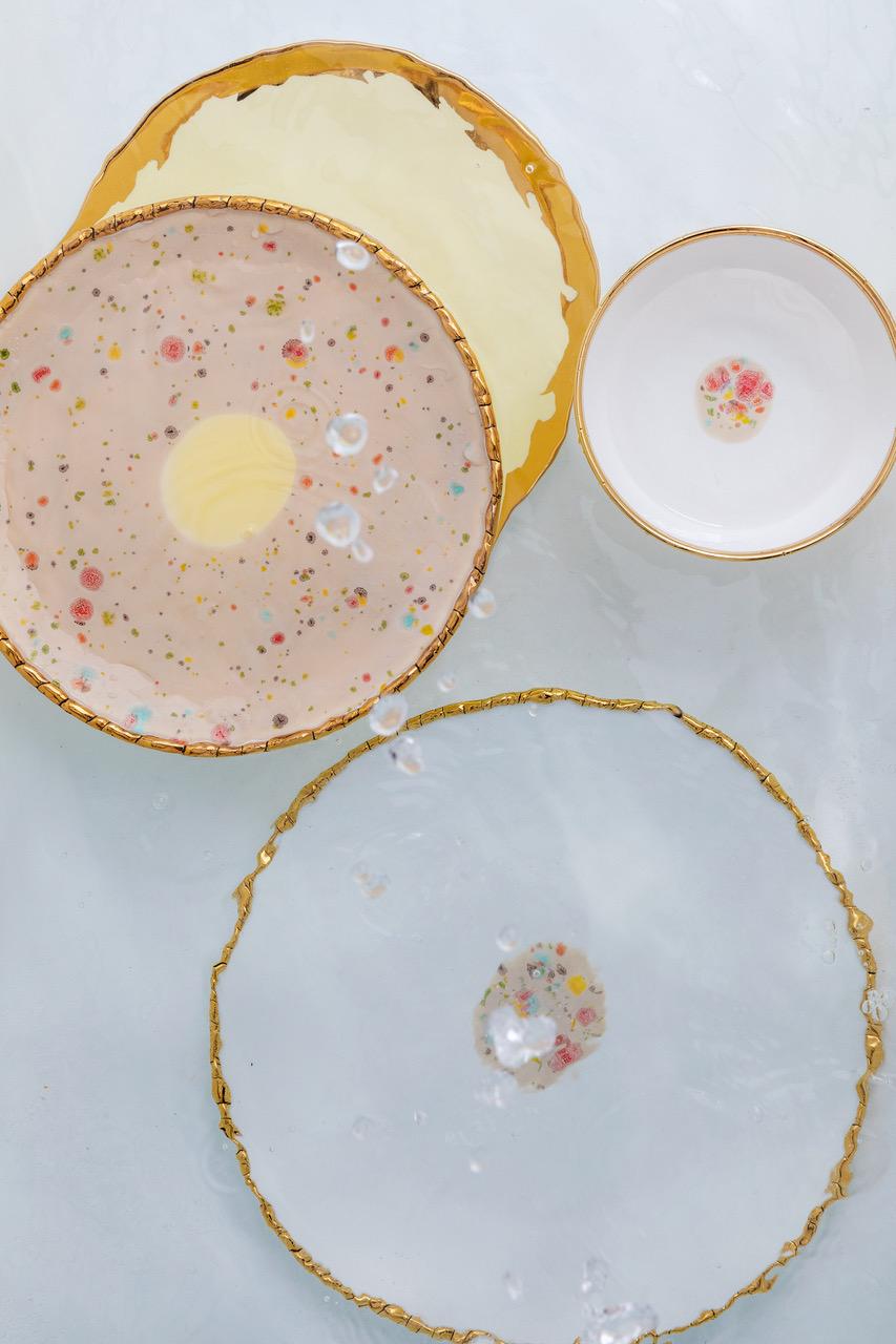 Set Contemporáneo de 2 Platos de Postre de Porcelana Pintada a Mano en Oro Pintado a mano en venta
