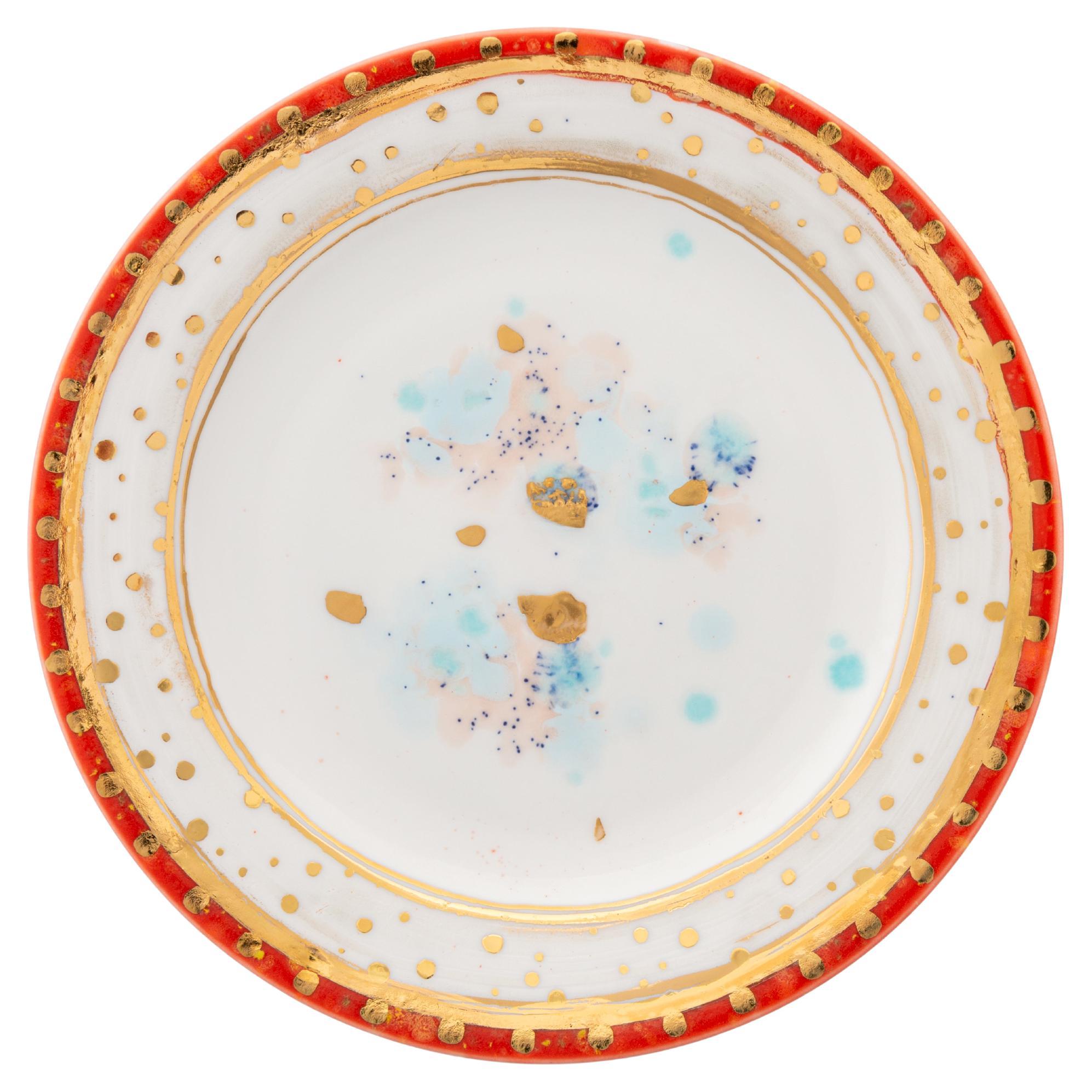 Lot de 2 assiettes à dessert contemporaines en porcelaine dorée peinte à la main en vente