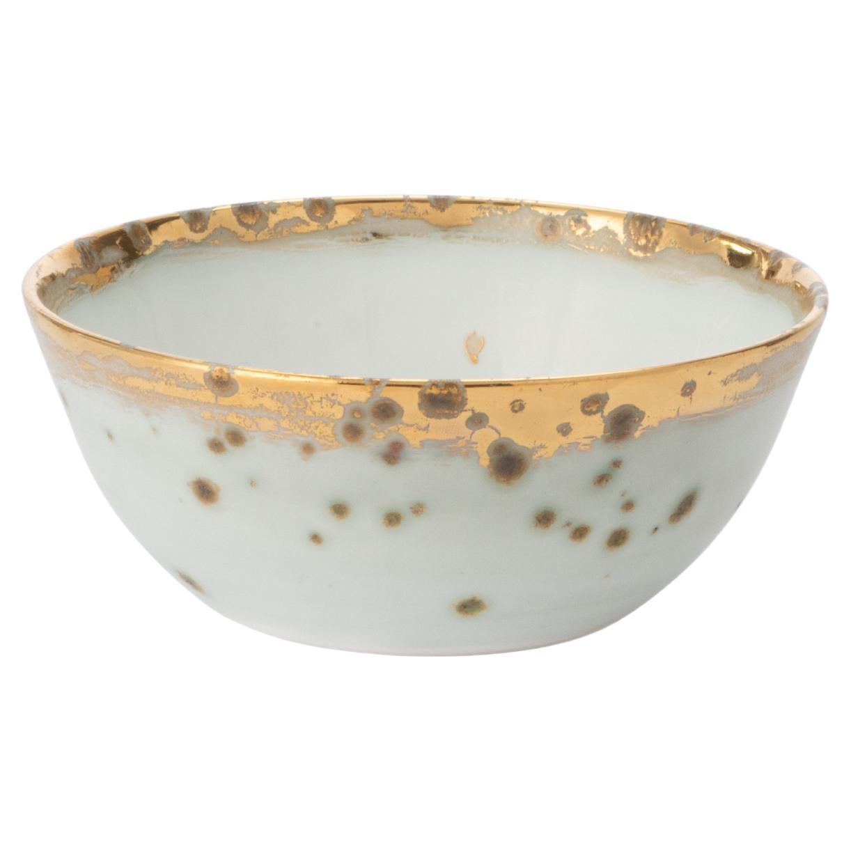 Contemporary Set of 2 Fruit Bowls Gold Hand Painted Porcelain Tableware For Sale