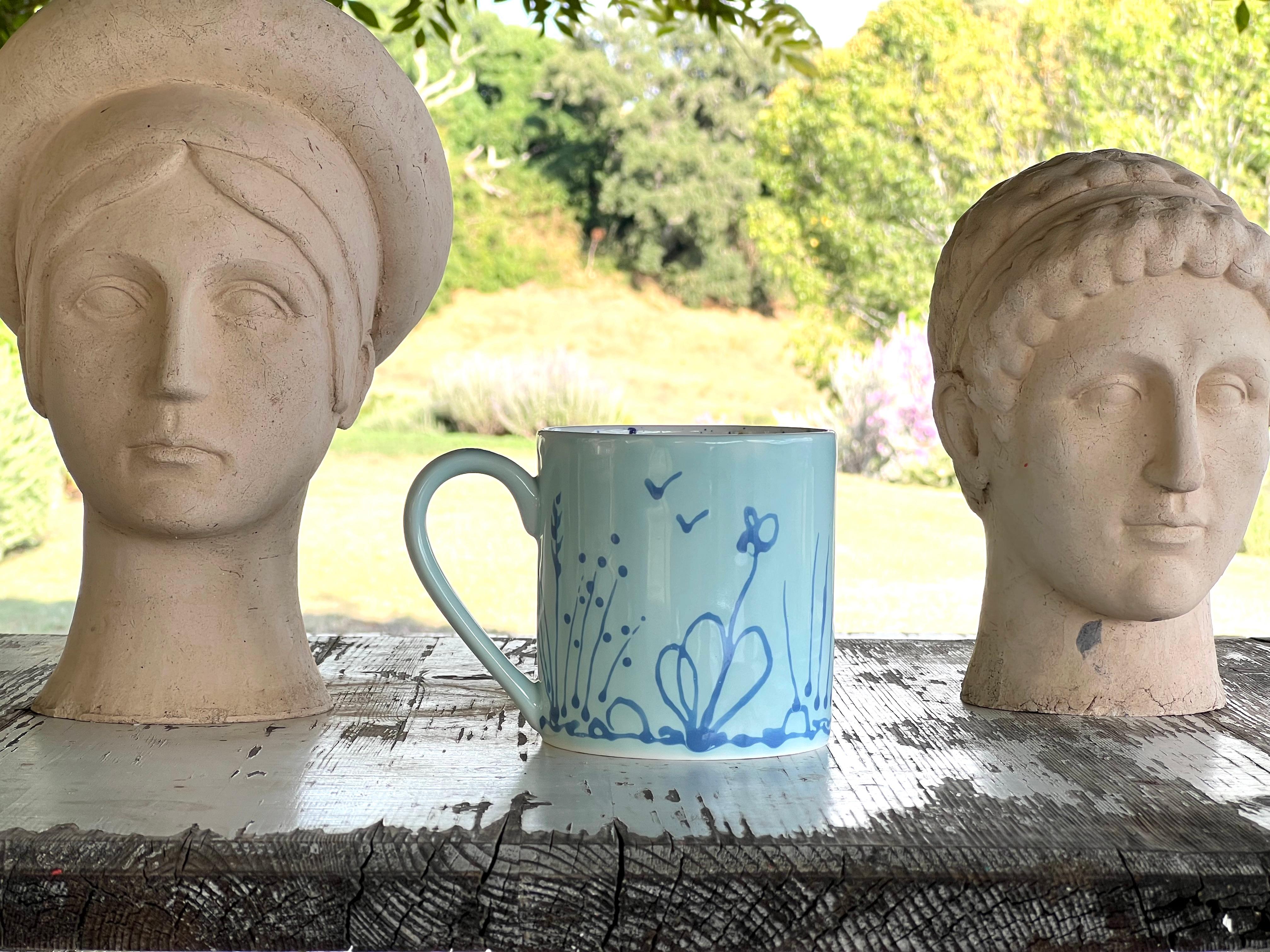 Juego italiano contemporáneo de 2 tazas grandes de porcelana pintada a mano Mármol azul Porcelana en venta