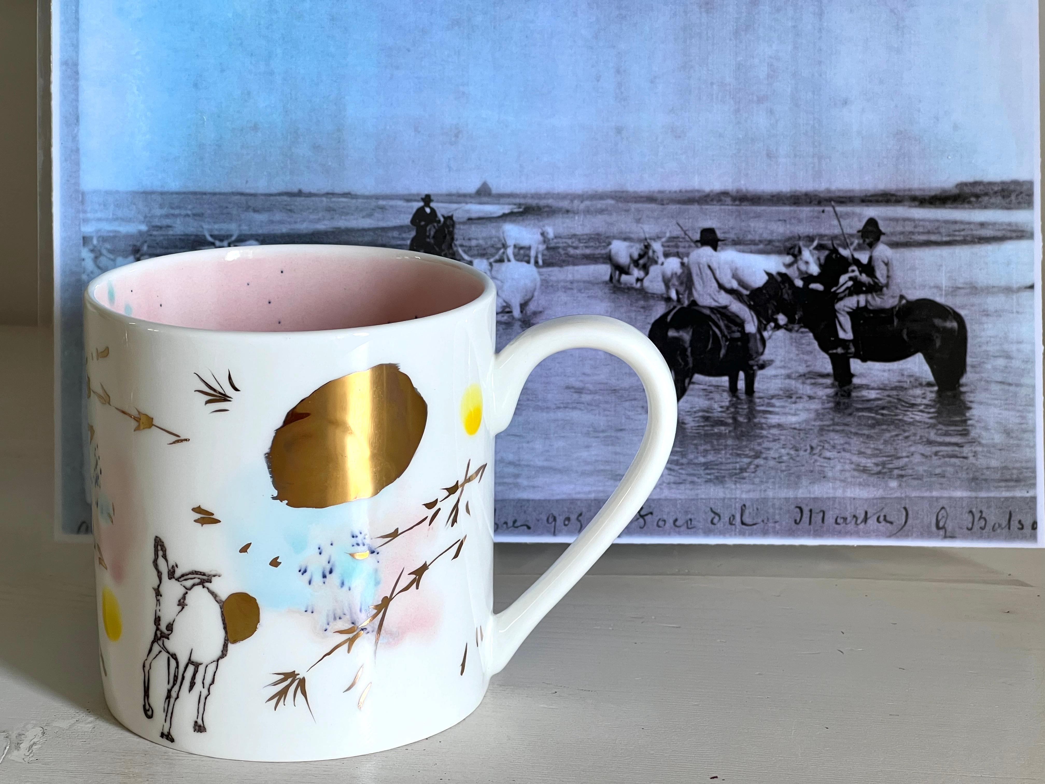 Contemporary Set of 2 Large Mugs Hand Painted Porcelain Pink Gold In New Condition For Sale In Roma, RM