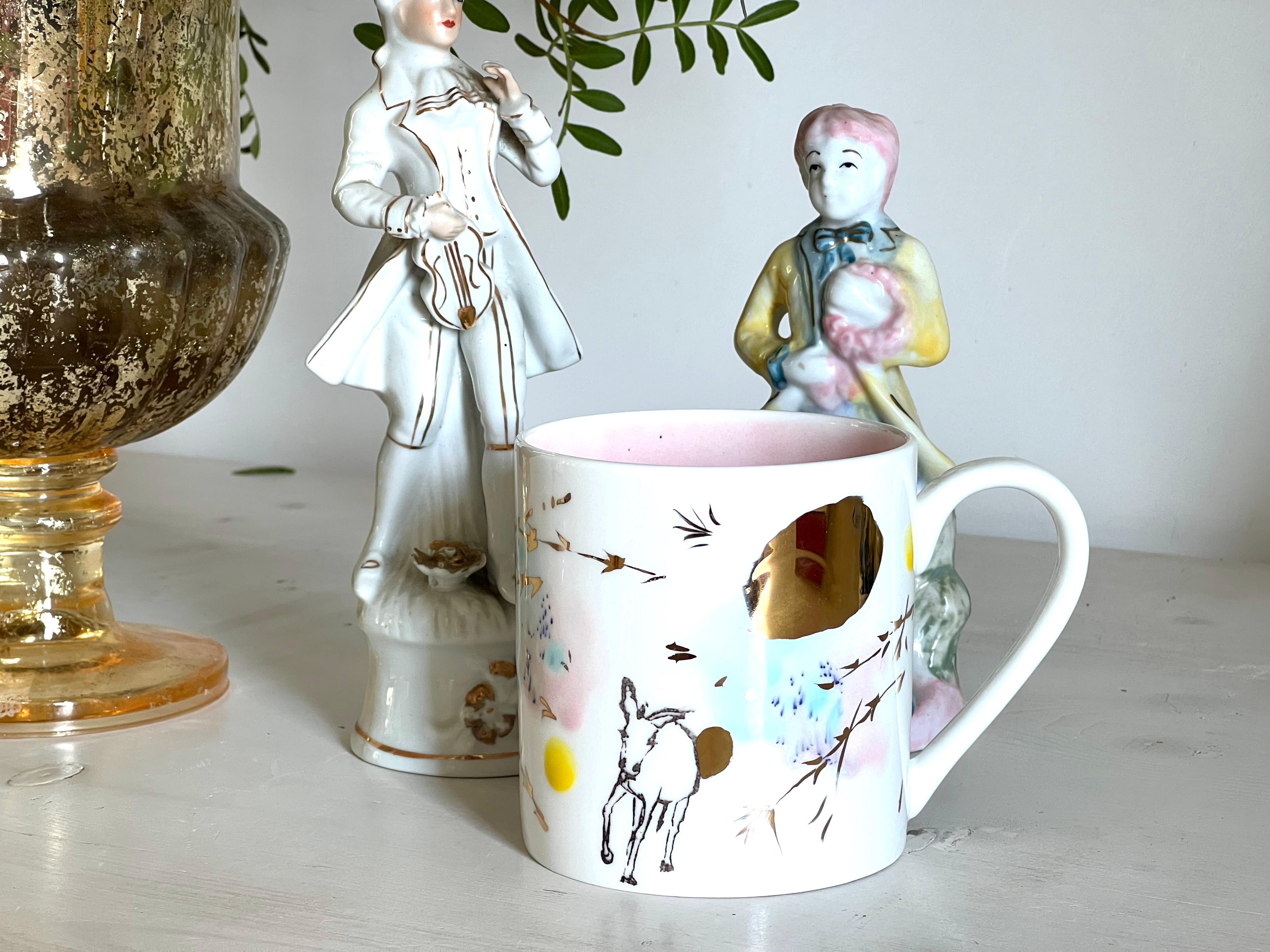 Contemporary Set of 2 Large Mugs Hand Painted Porcelain Pink Gold For Sale 1