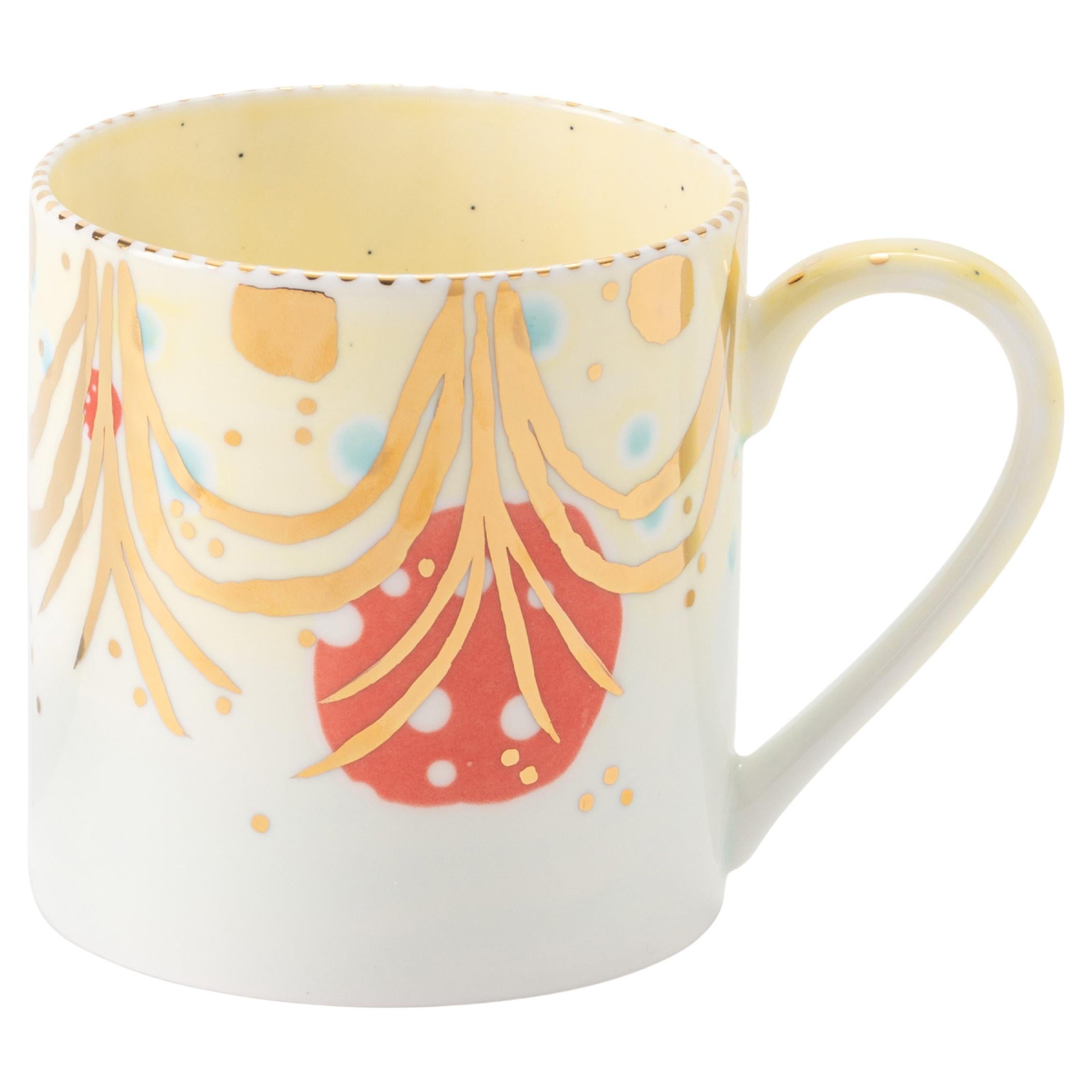 Ensemble contemporain de 2 grandes tasses en porcelaine peintes à la main et or jaune