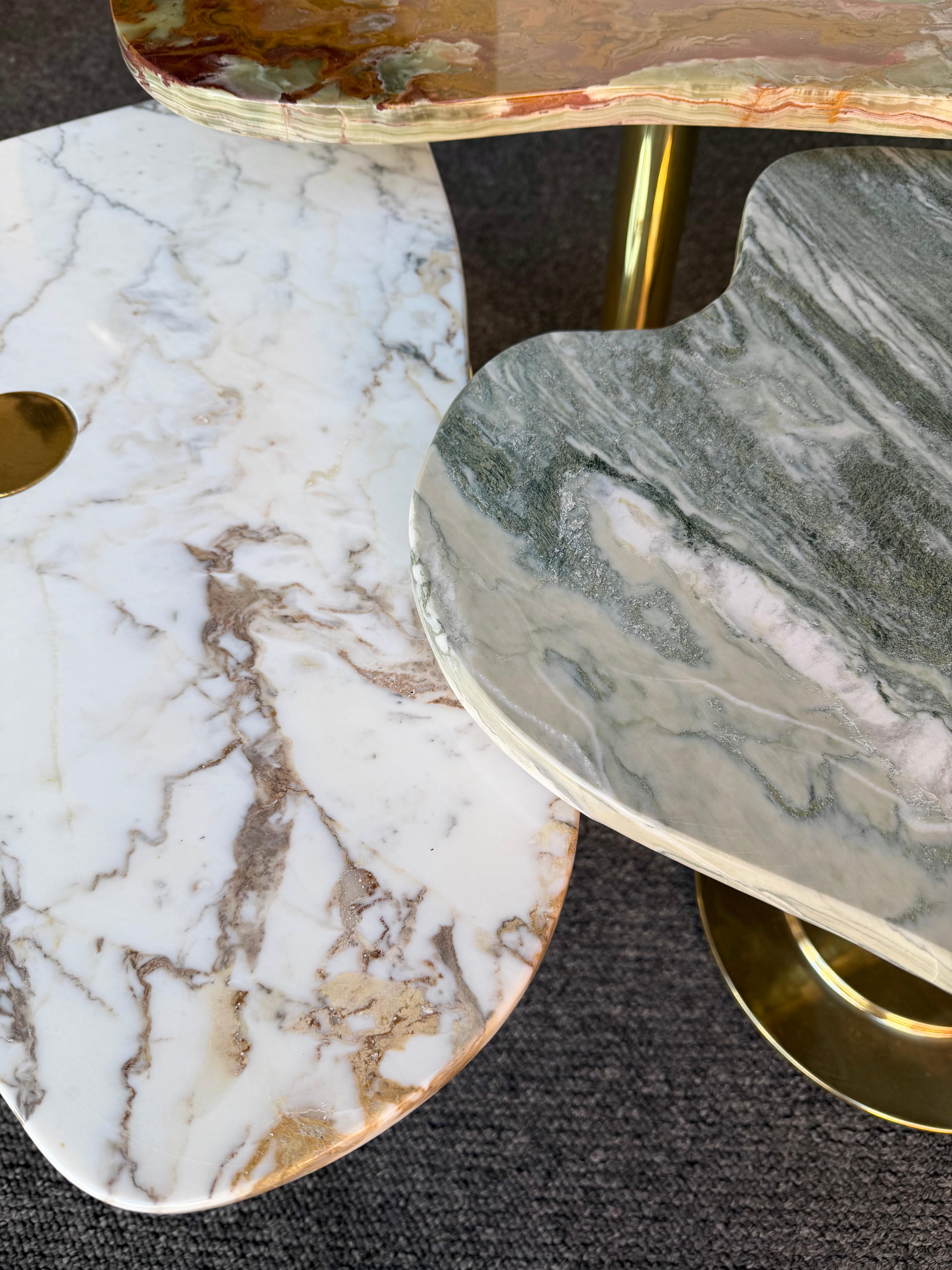 Contemporary Set of 3 Brass and Marble Nesting Tables, Italy For Sale 8