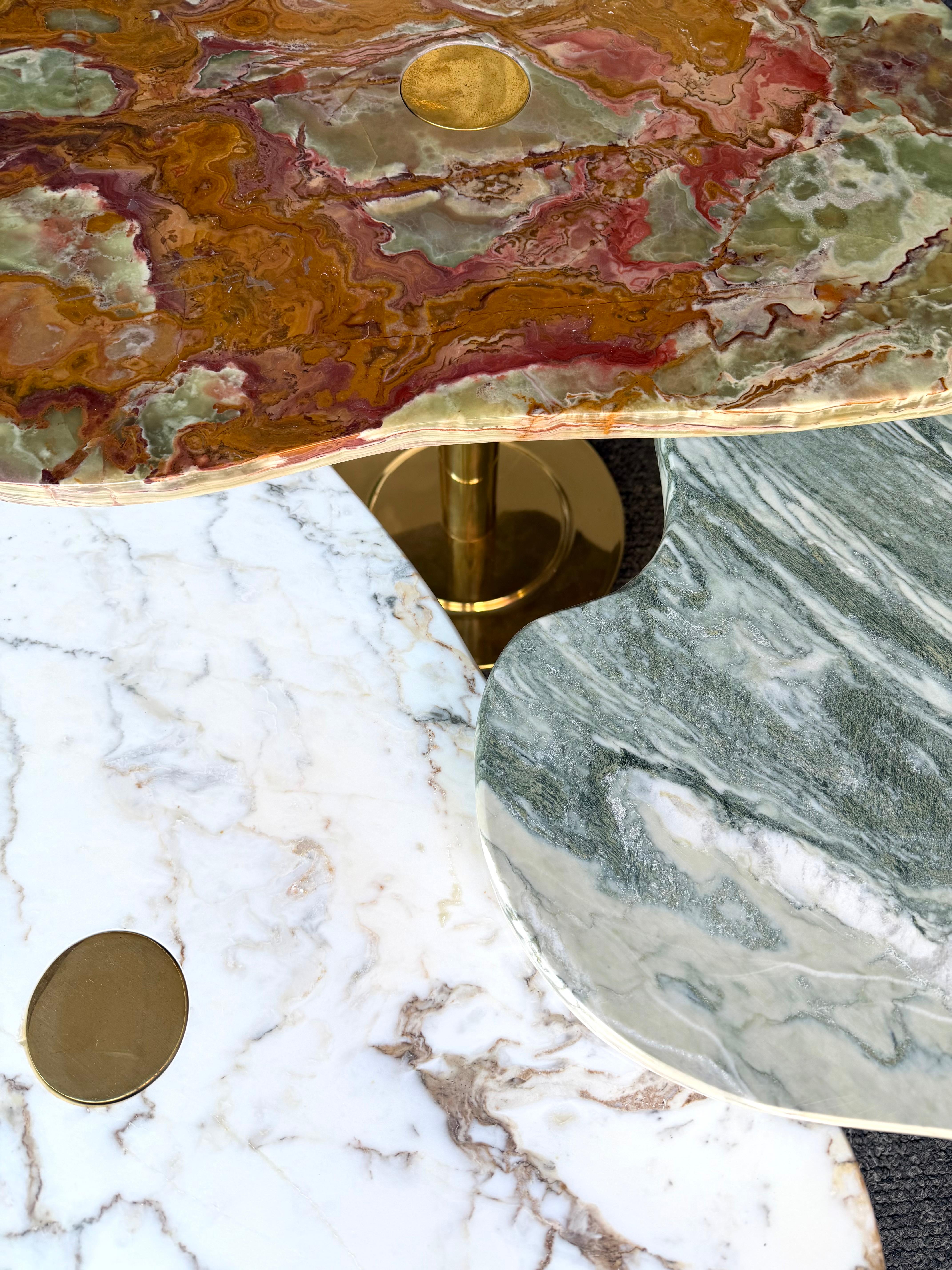 Contemporary Set of 3 Brass and Marble Nesting Tables, Italy For Sale 3