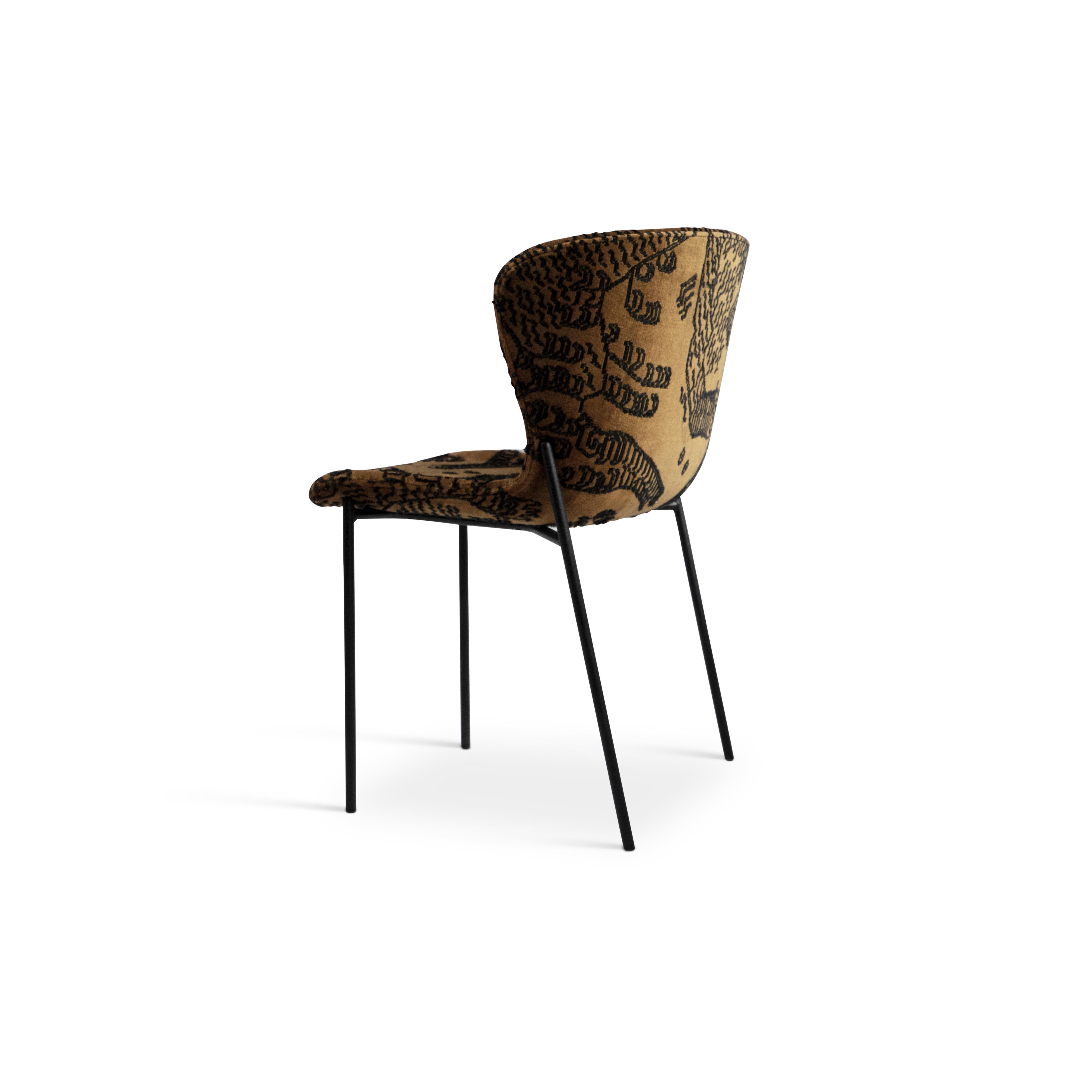 Danese Set di 3 sedie contemporanee 'Pipe', Tiger Mountain Fauve 02, struttura nera in vendita