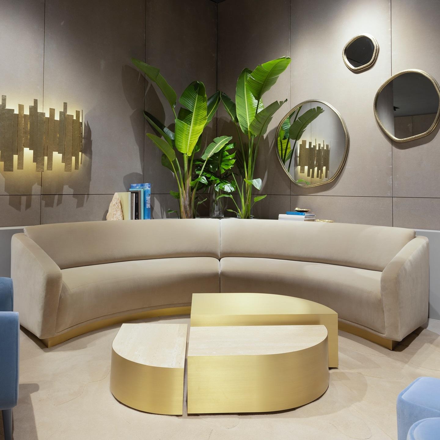 Hand-Crafted Contemporary Set of 3 Tables Made of Marble Top and Metal Structure For Sale