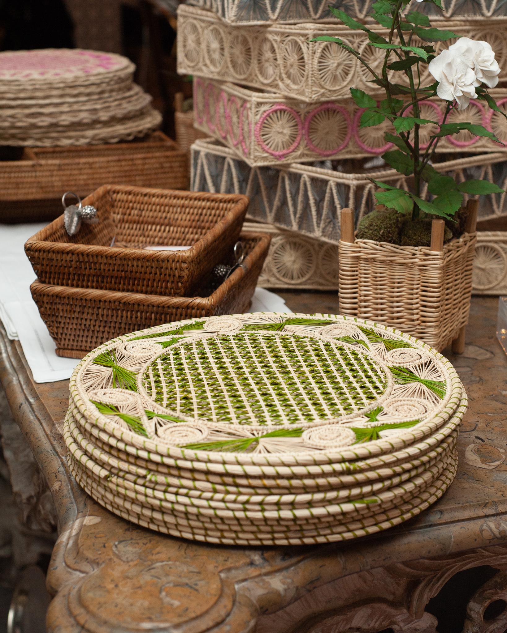 South American Contemporary Set of 6 Handwoven Natural and Green Rattan Placemats