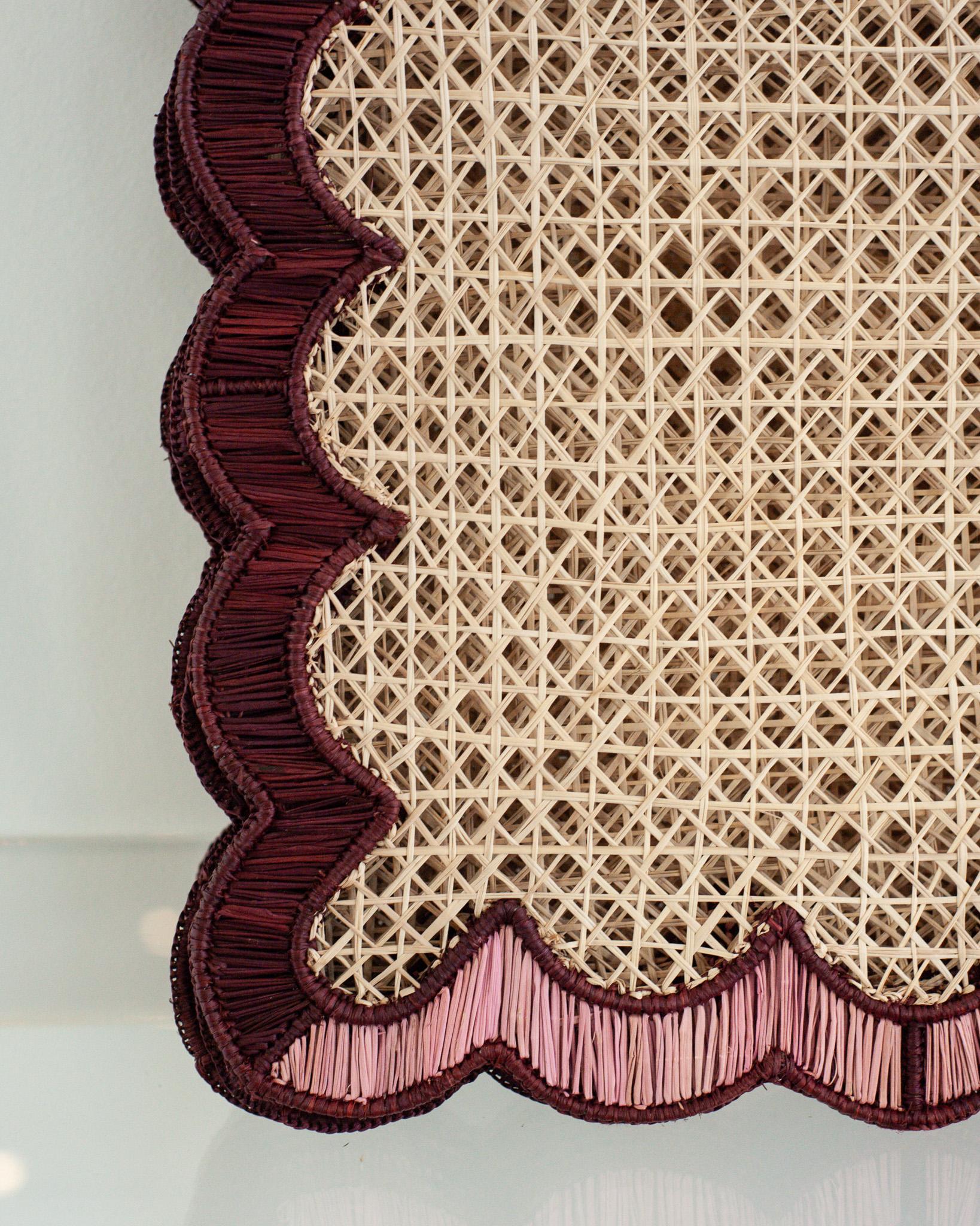 Colombiano Set di 8 tovagliette contemporanee in rattan naturale intrecciato a mano con le onde in vendita