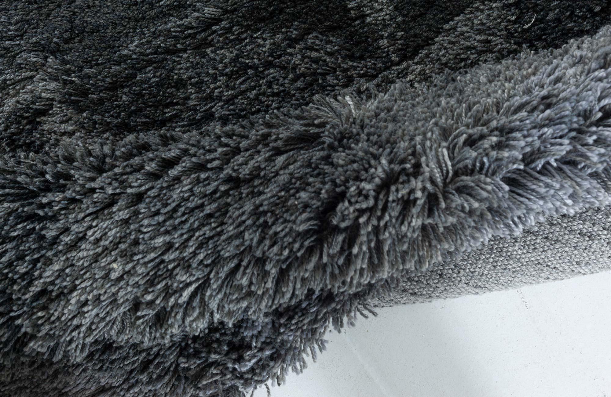 Asiatico Tappeto Shag contemporaneo di Doris Leslie Blau in vendita