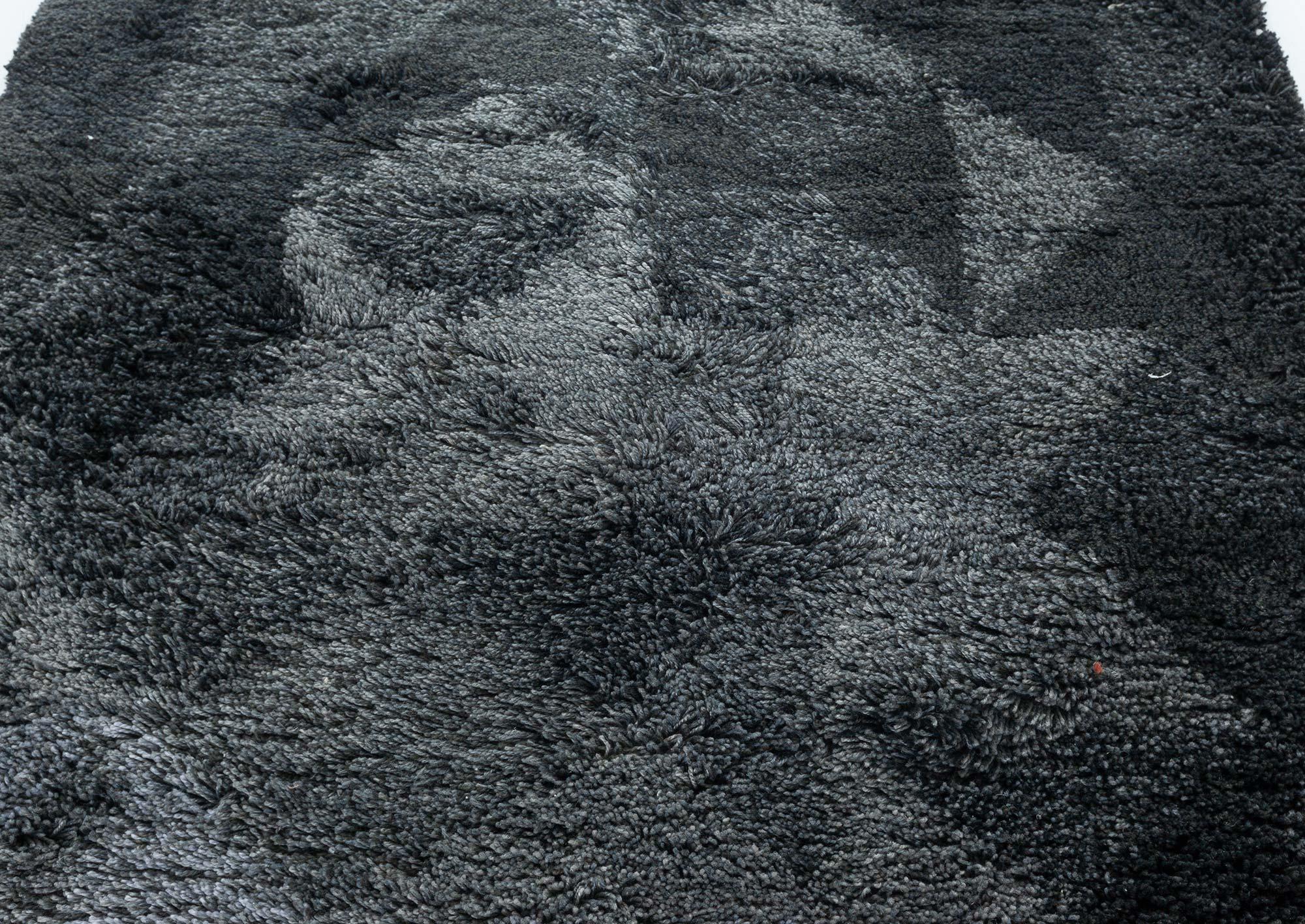 Annodato a mano Tappeto Shag contemporaneo di Doris Leslie Blau in vendita