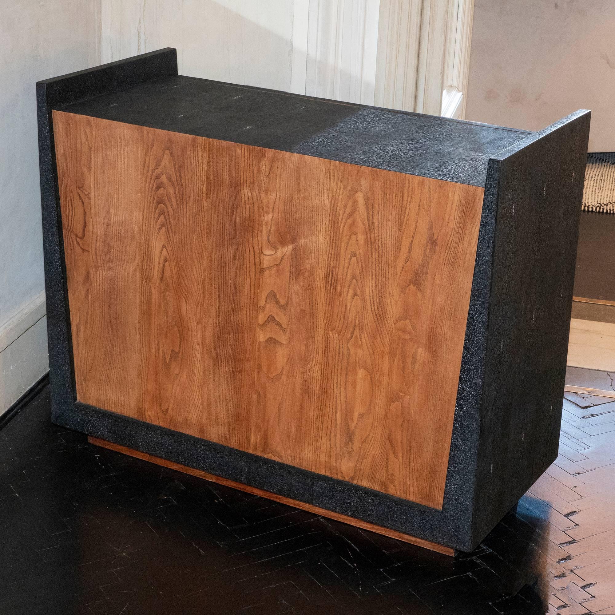 Contemporary Shagreen Chest of Drawers, Bronze Details, France 4