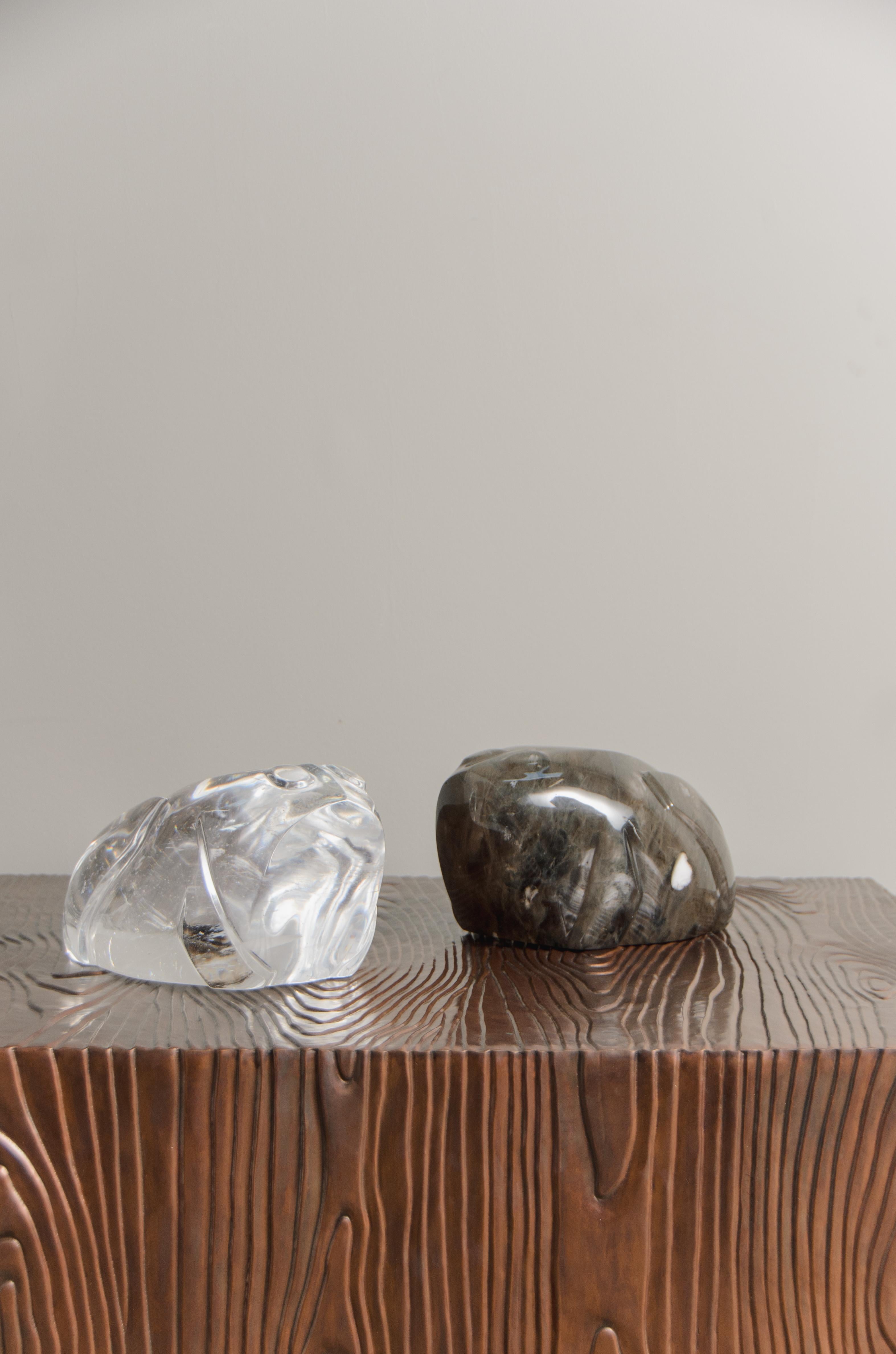 Escultura de rana tallada en cristal de diseño contemporáneo Shang de Robert Kuo en venta 1