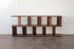 Zeitgenössischer Regal-Raumteiler „30/30 S“ aus Nussbaumholz von Casey Lurie Studio