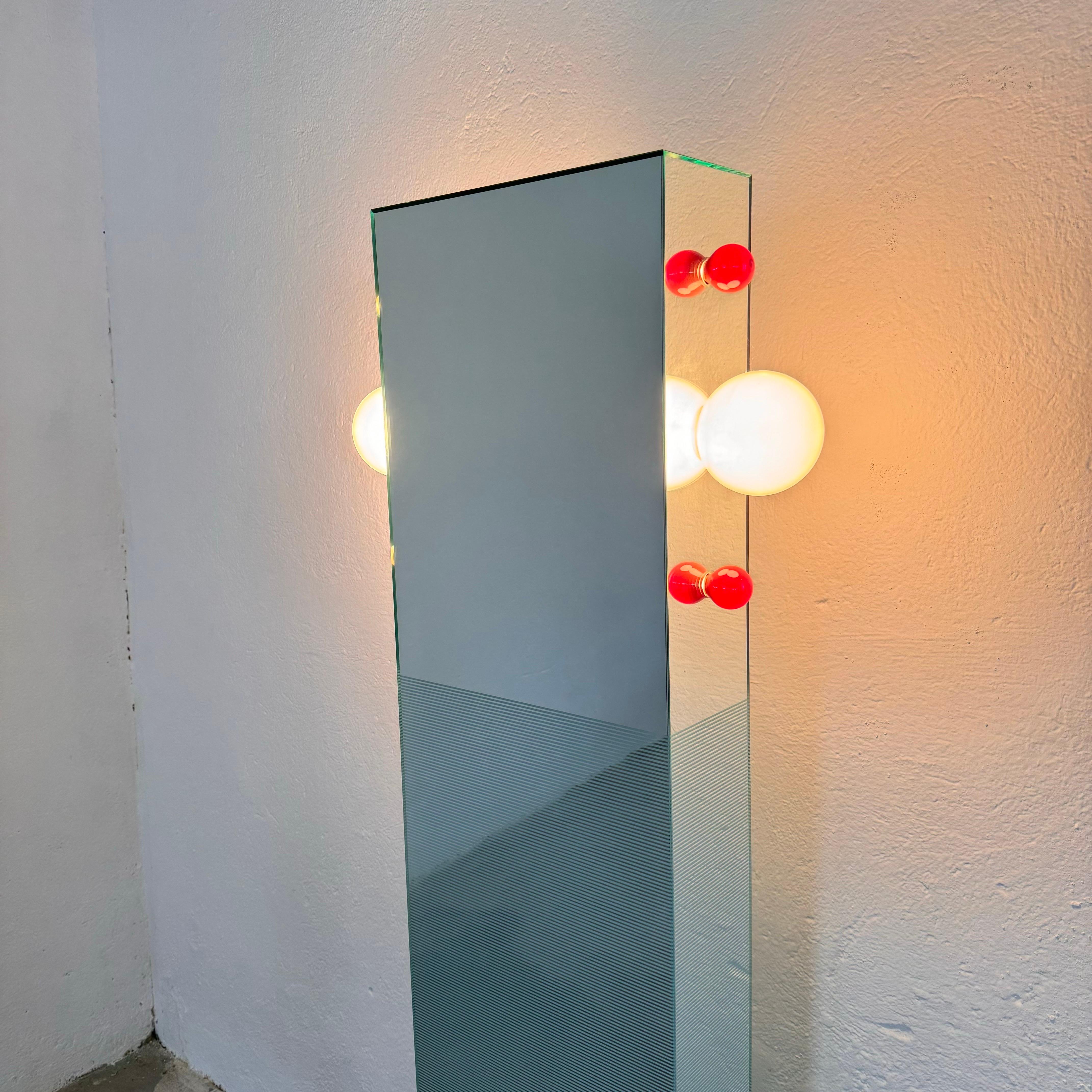 Specchio Totem contemporaneo 