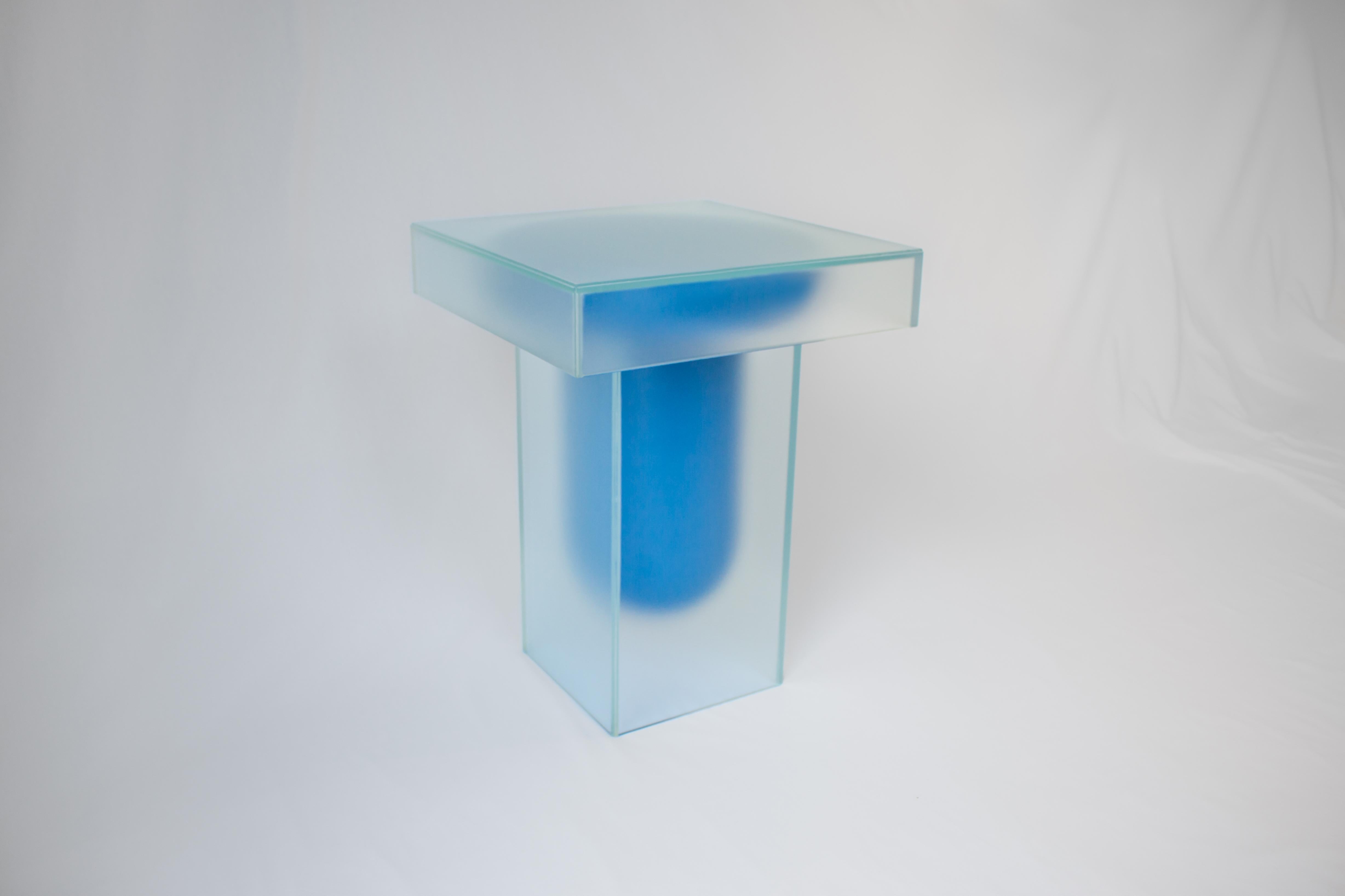 Contemporary Side Coffee Table in Frosted Glass and Blue For Sale 2