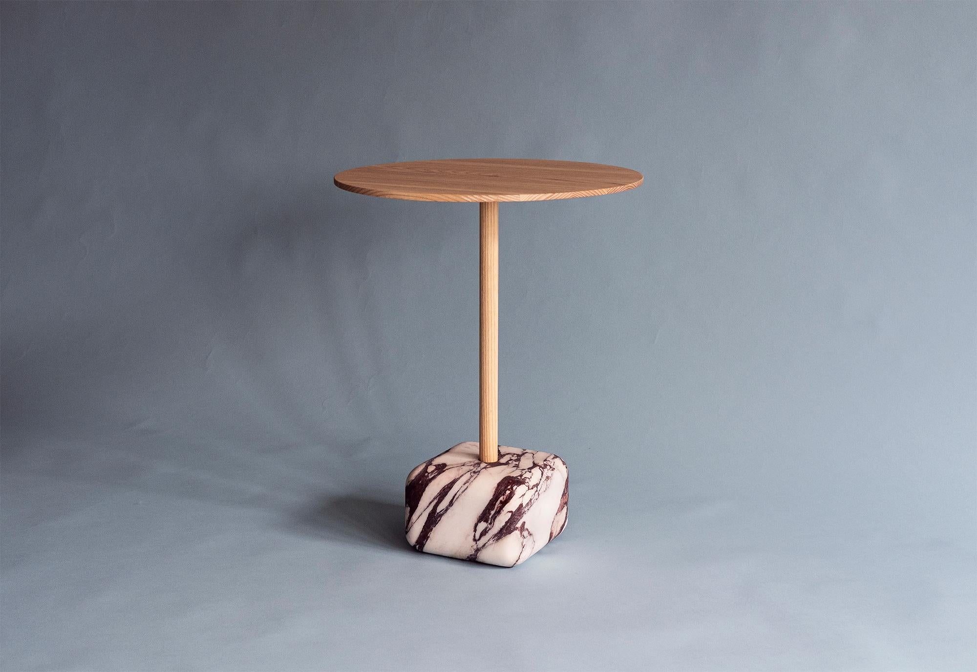 Table d'appoint contemporaine Arabescato Viola en marbre et bois de frêne d'Erik Olovsson Neuf - En vente à Stockholm, SE