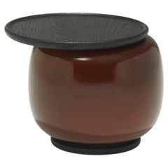 Mesita auxiliar contemporánea «Balanced M» de LINTELOO, cristal color tabaco y antracita