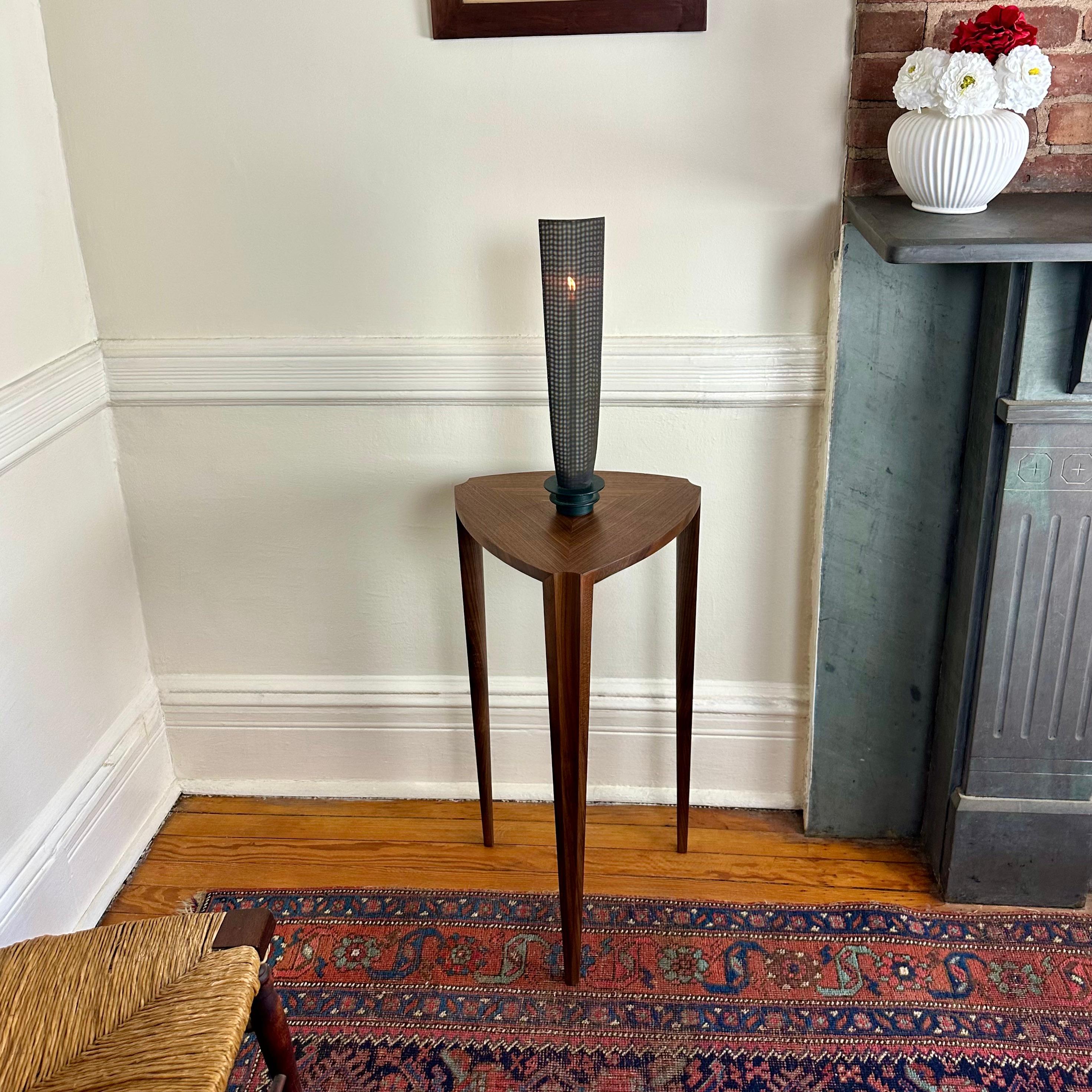 Table d'appoint contemporaine en vente 2