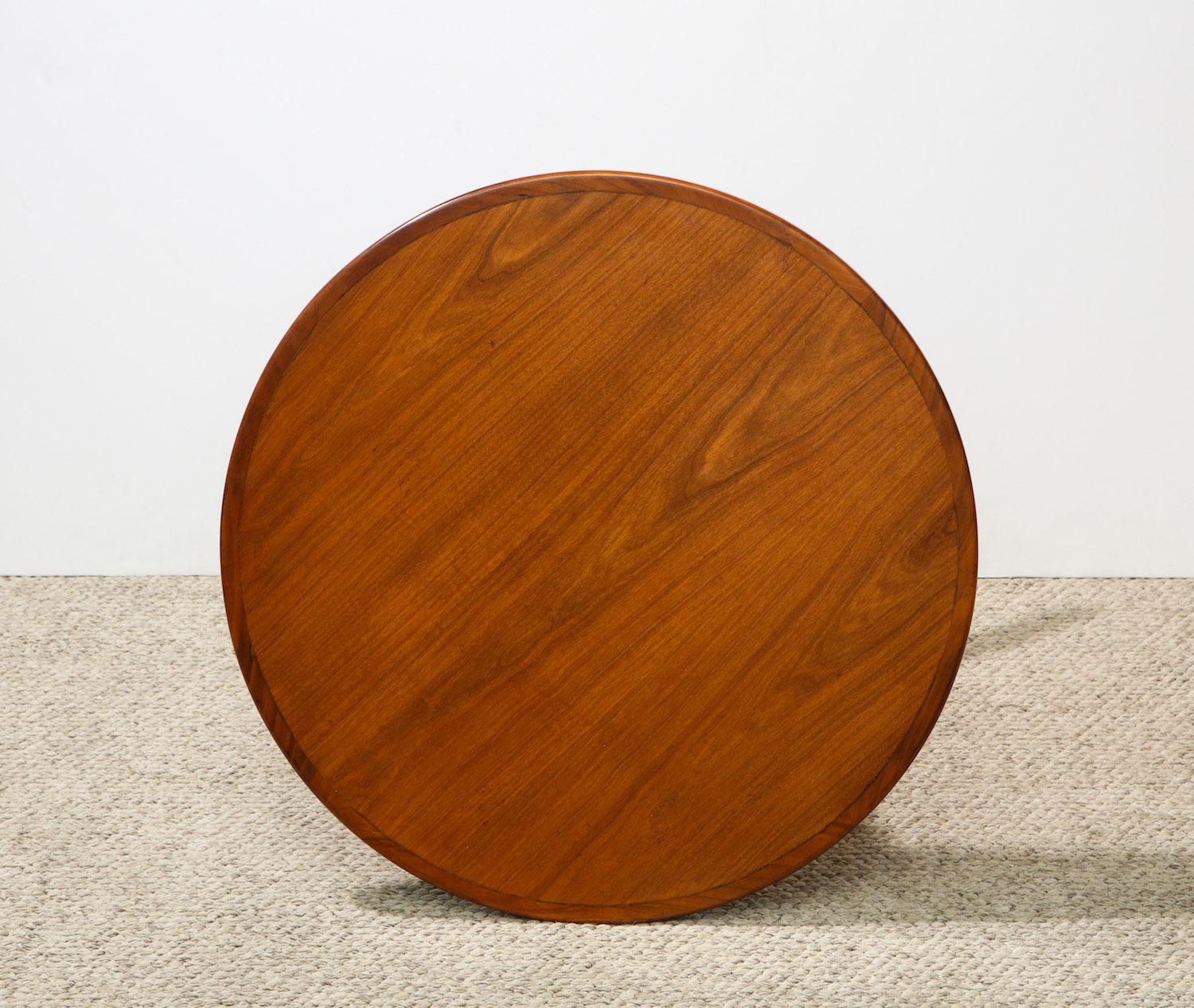 Moderne Table d'appoint contemporaine en vente