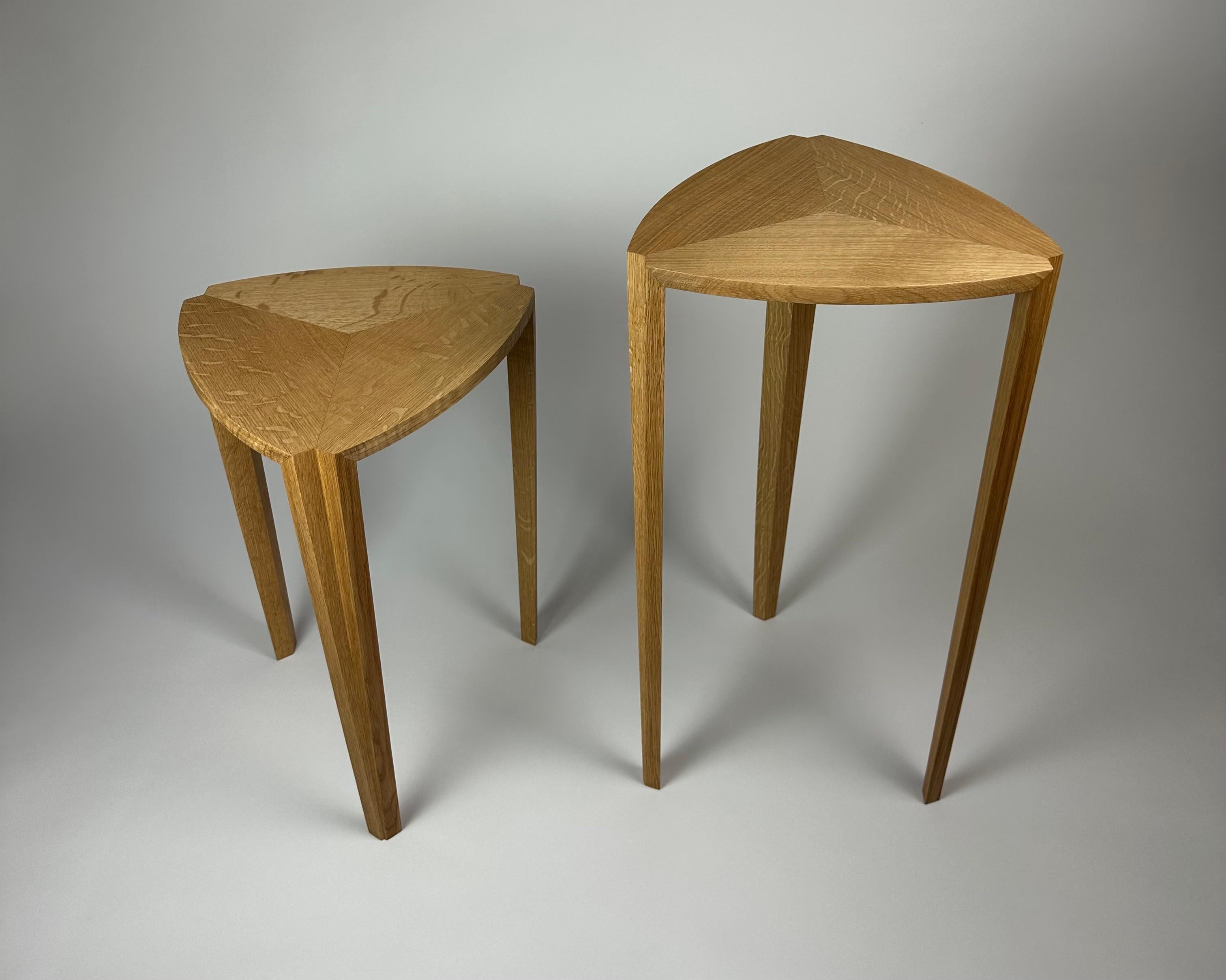 Mesa auxiliar contemporánea Estadounidense en venta