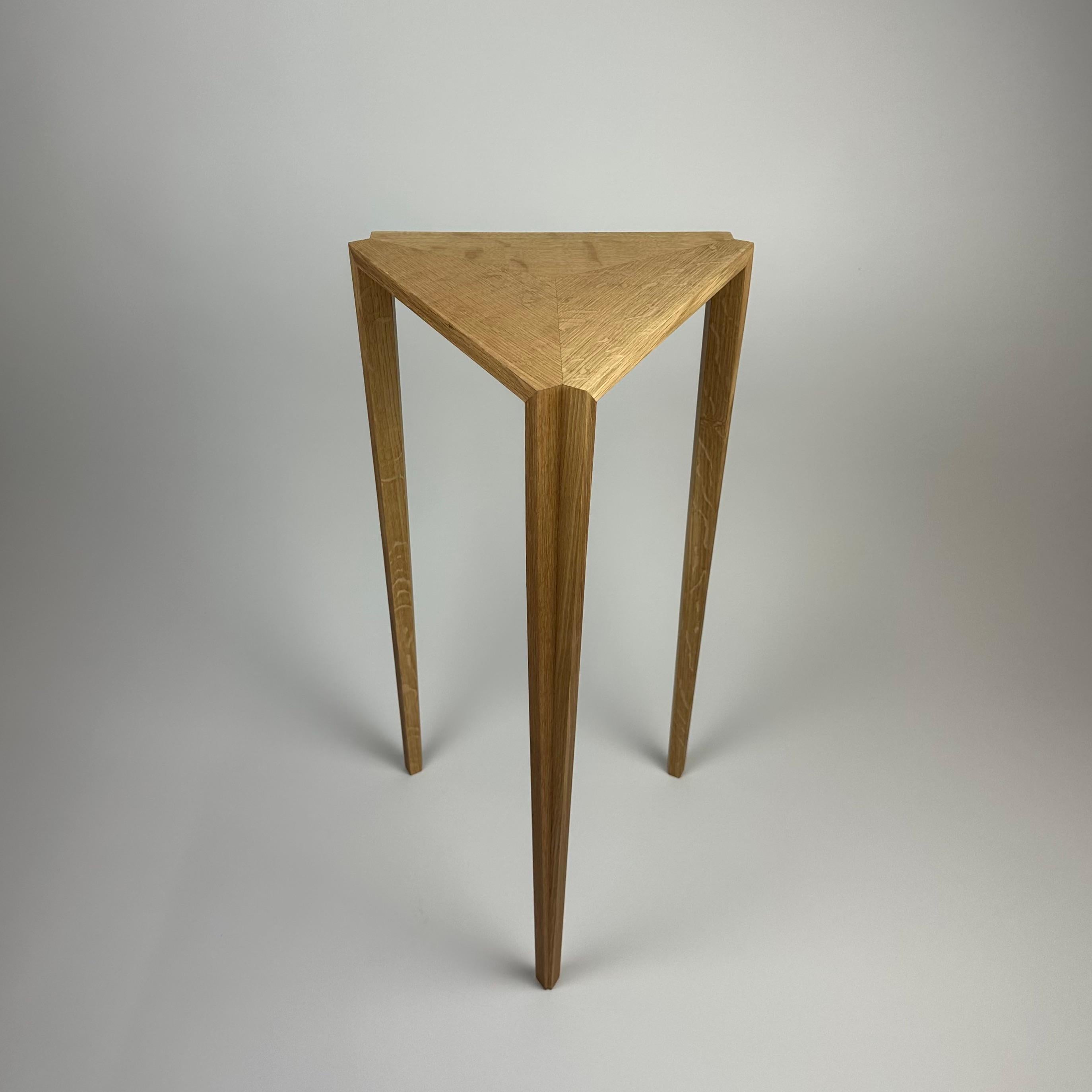 Mesa auxiliar contemporánea Moderno de mediados de siglo en venta