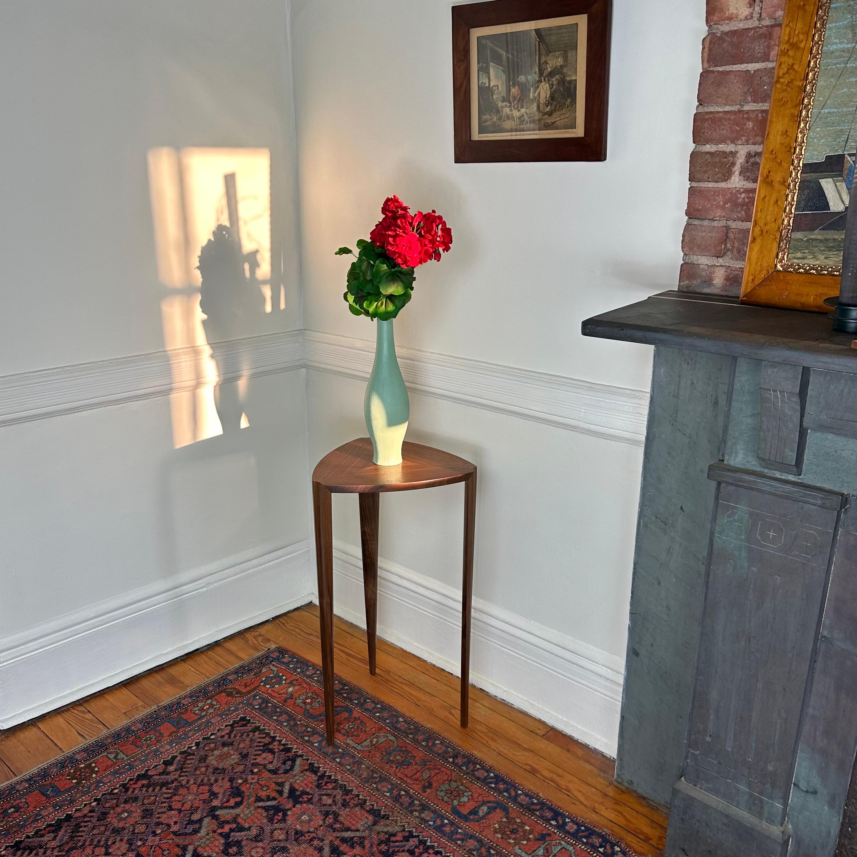 Menuiserie Table d'appoint contemporaine en vente