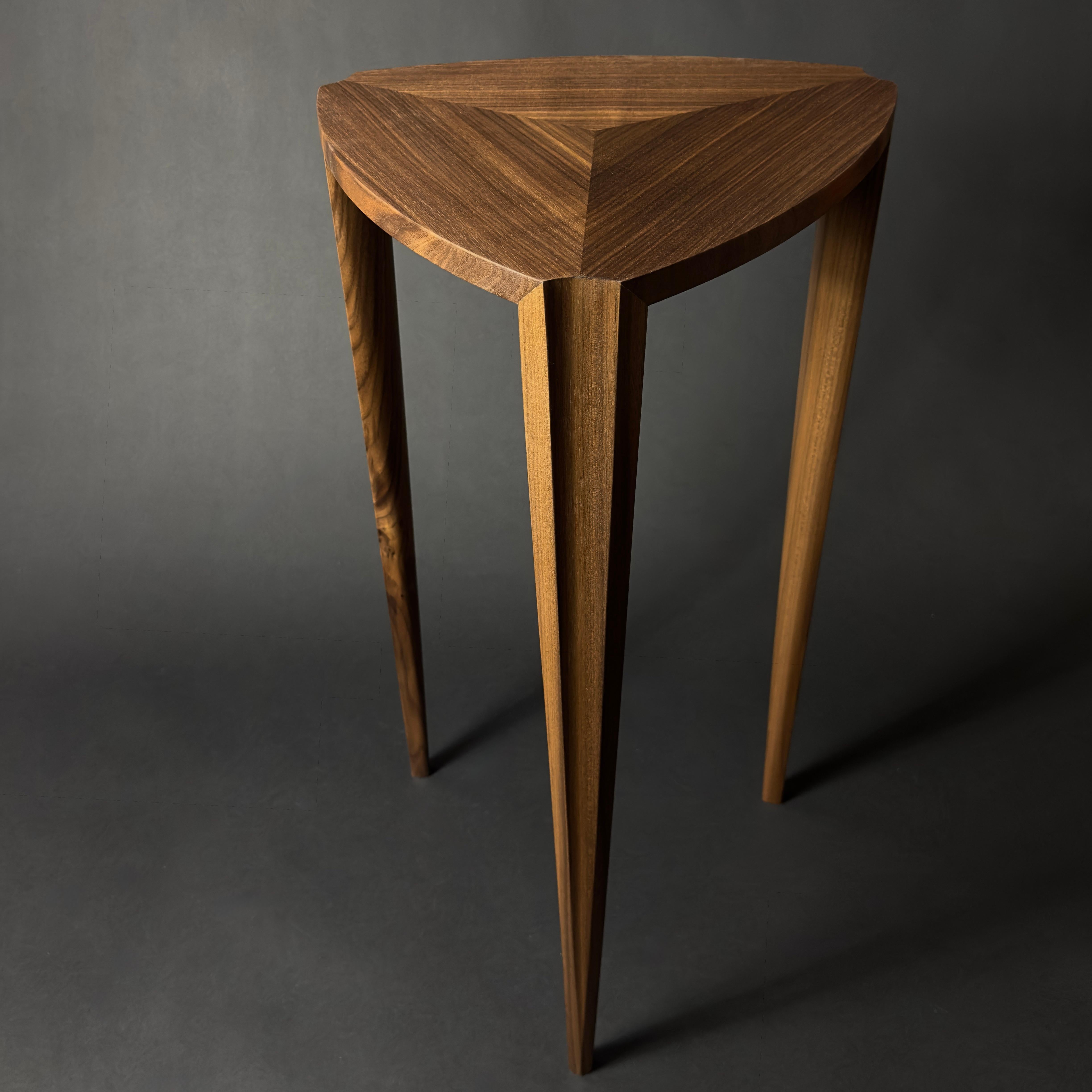 Table d'appoint contemporaine en vente 1