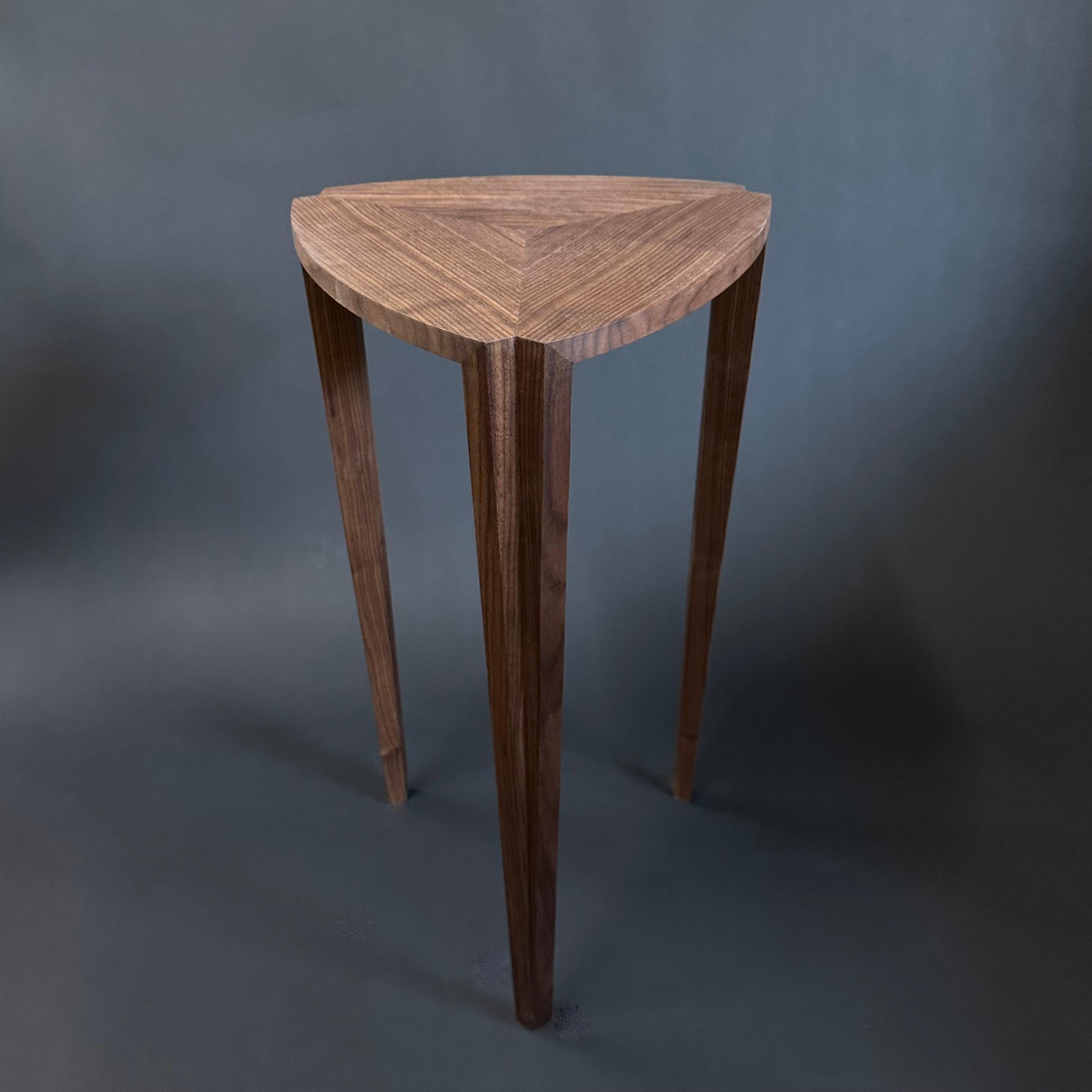 Mesa auxiliar contemporánea Moderno de mediados de siglo en venta