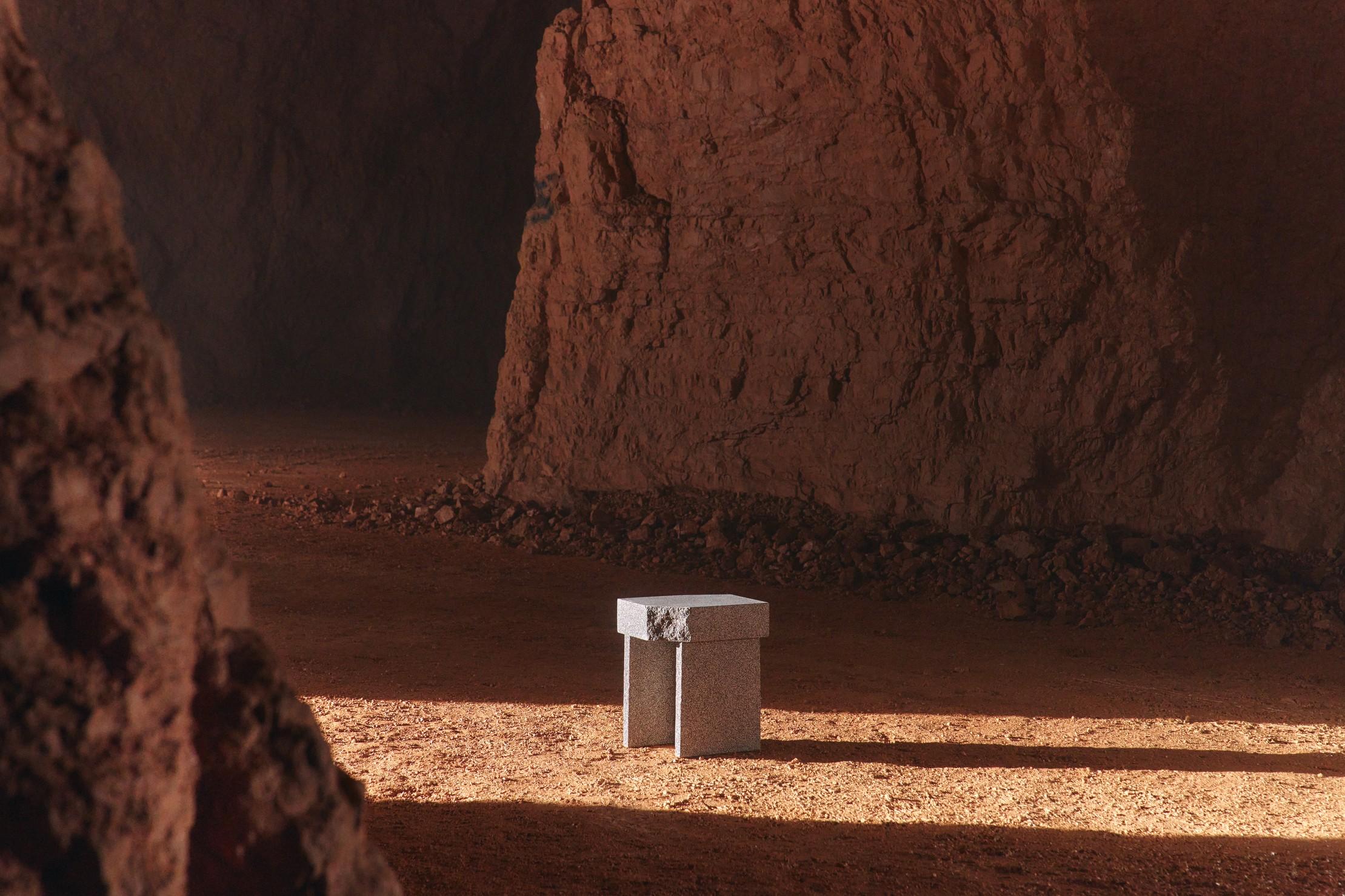 Mesa auxiliar contemporánea alta 