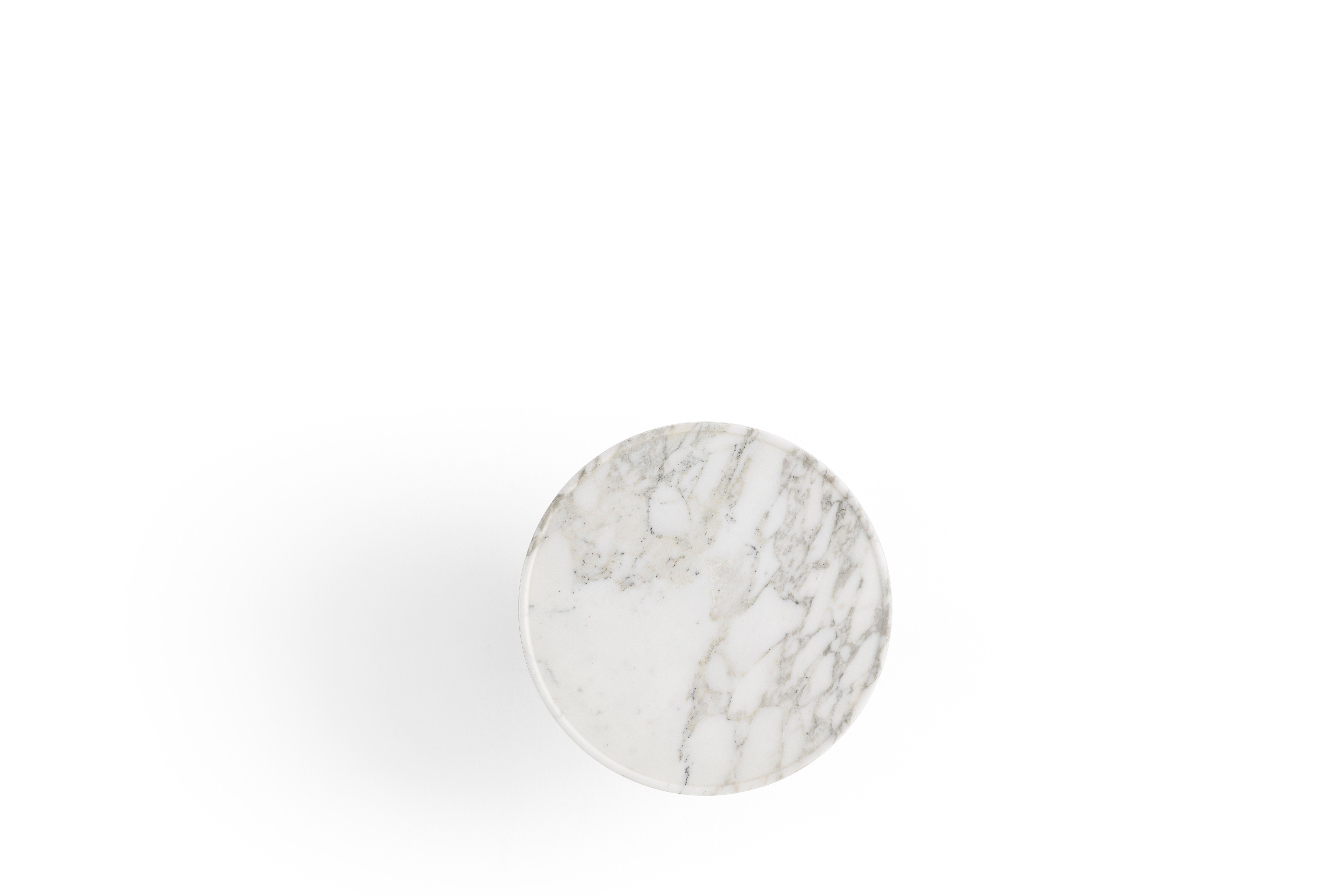 Table d'appoint contemporaine 'Hourglass' T533, marbre blanc Calacatta Neuf - En vente à Paris, IDF