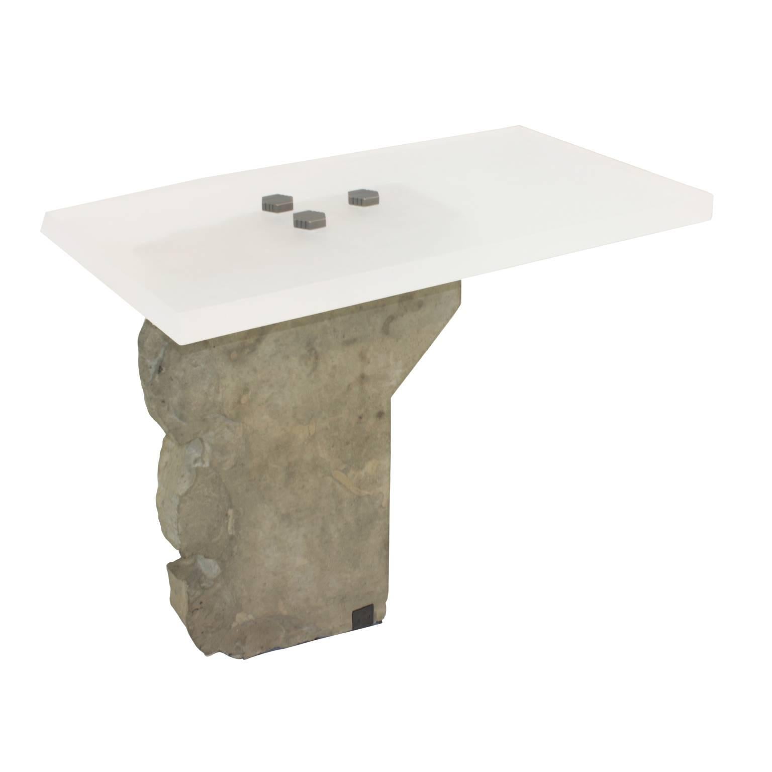 Hand-Crafted Contemporary Side Table in Stone by Gustavo Neves, Brazilian Design For Sale