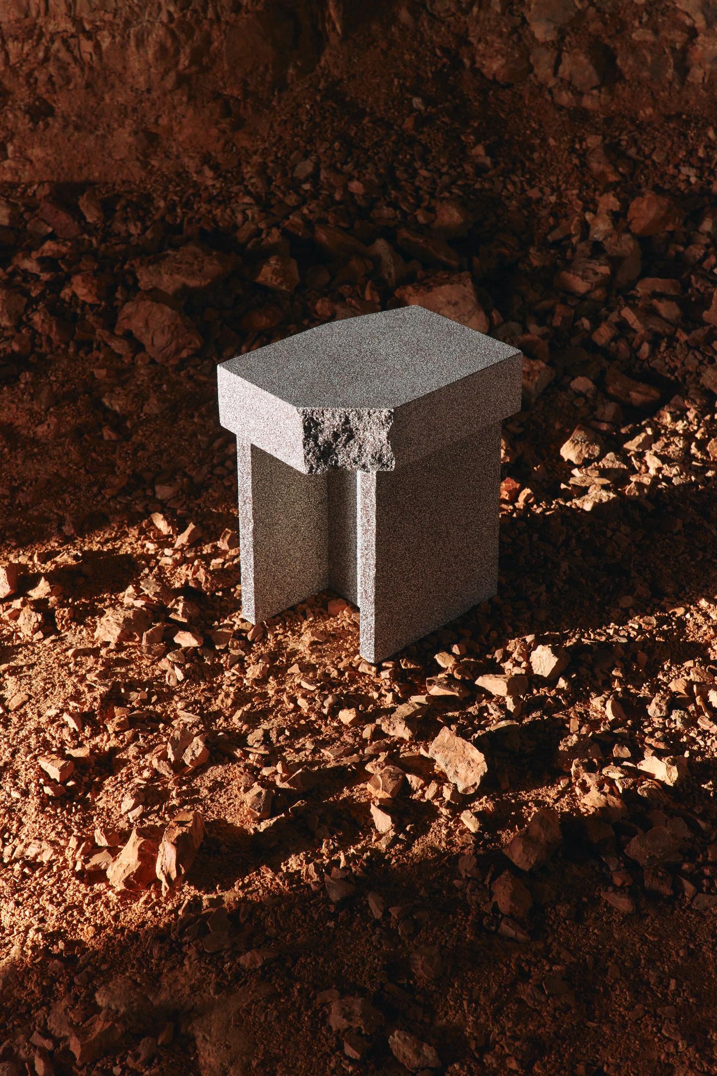 Zeitgenössischer Beistelltisch Low 'Kern' von Monica Förster X Fogia, Grau (Skandinavische Moderne) im Angebot