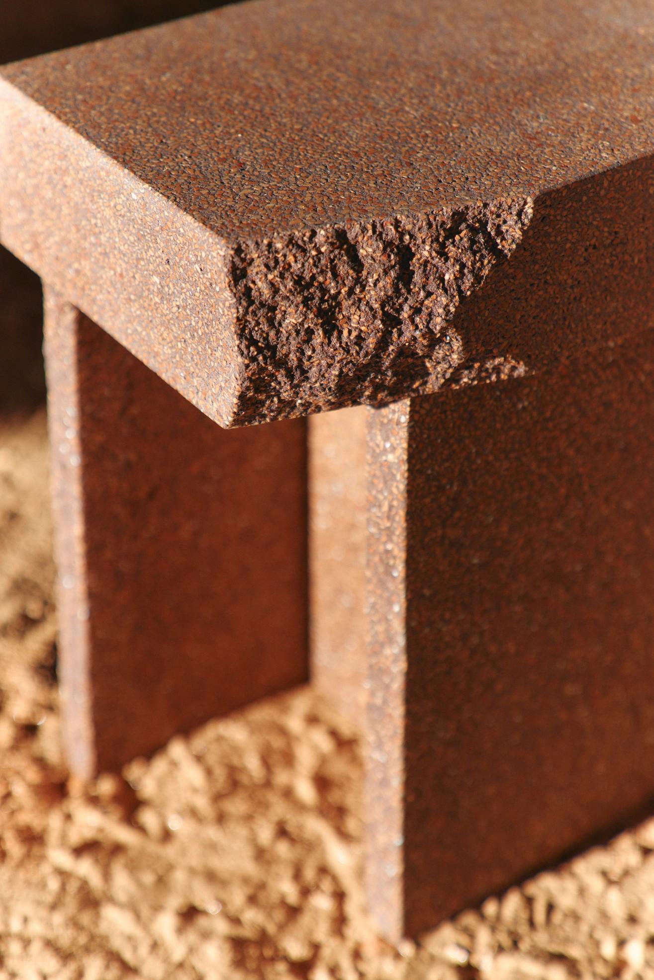 Zeitgenössischer Beistelltisch Low 'Kern' von Monica Förster X Fogia, Grau im Angebot 1