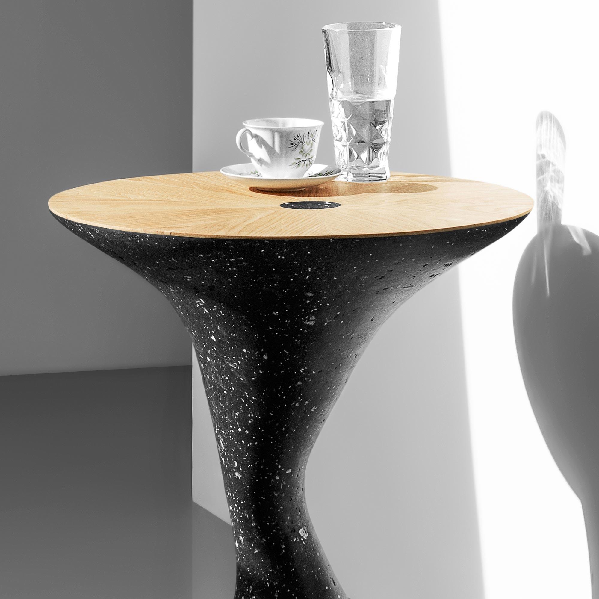 Moderne Modern Round  Accent Table, Oak, Black In Stock by Donatas Žukausks en vente
