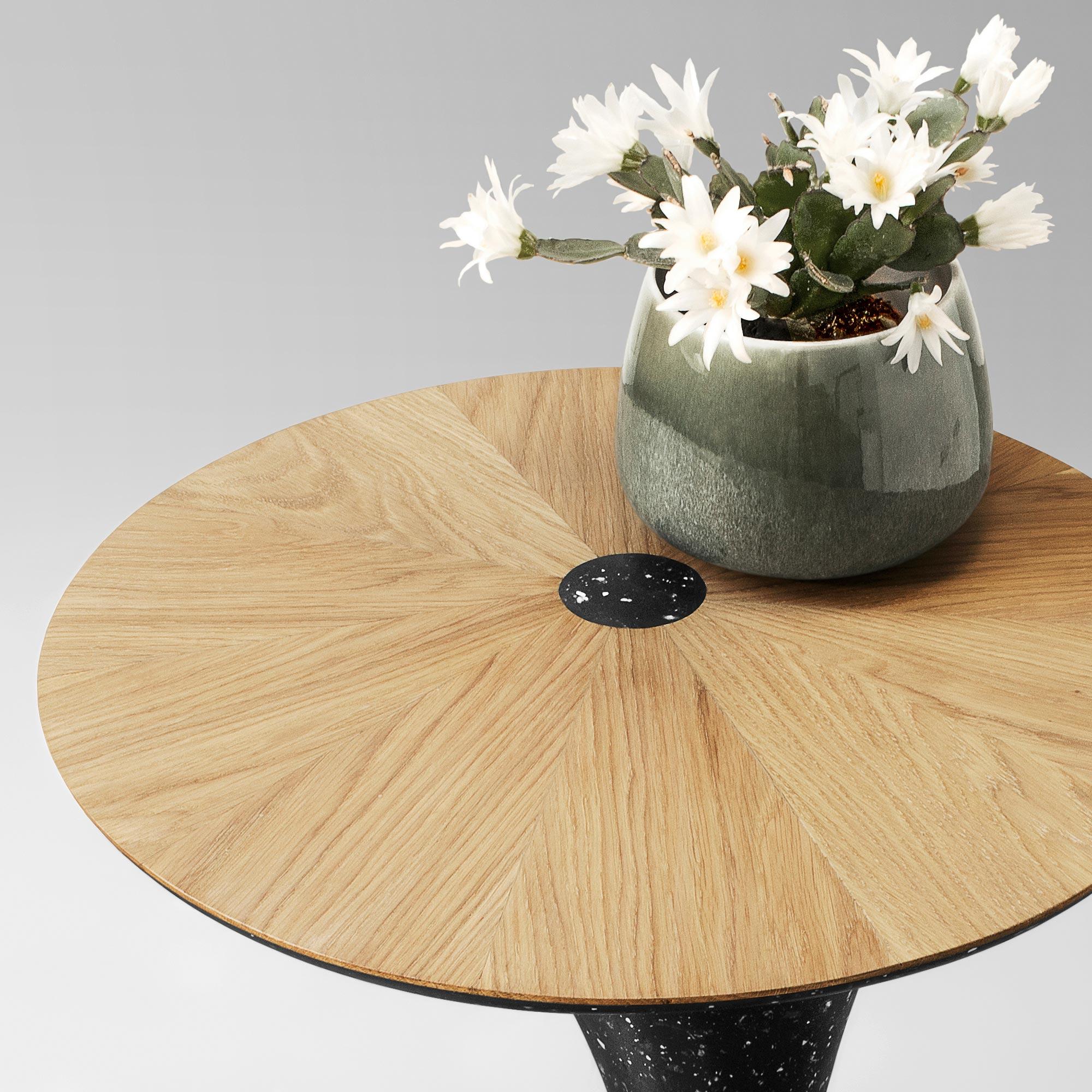 Modern Round  Accent Table, Oak, Black In Stock by Donatas Žukausks en vente 1