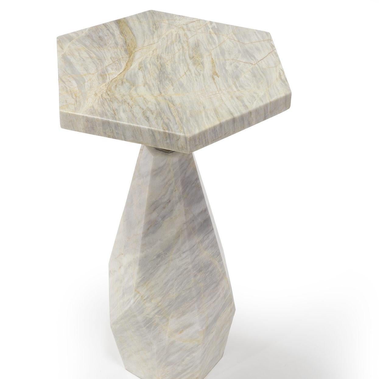 Set of 2, Contemporary Geometric Marble Side Tables with Gold Finished Metal  In New Condition In New York, NY